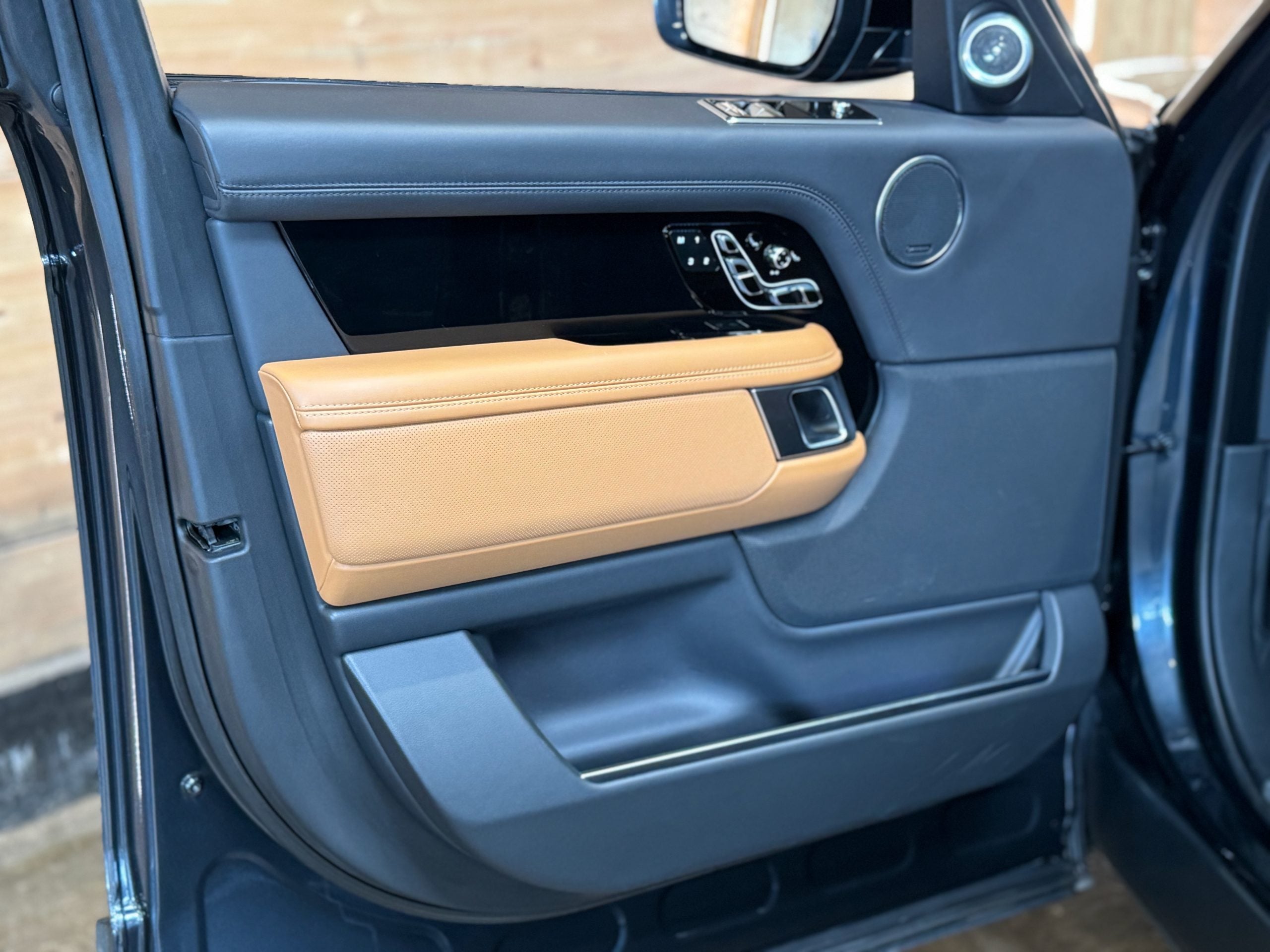 Land Rover Range Rover SV Autobiography Dynamic