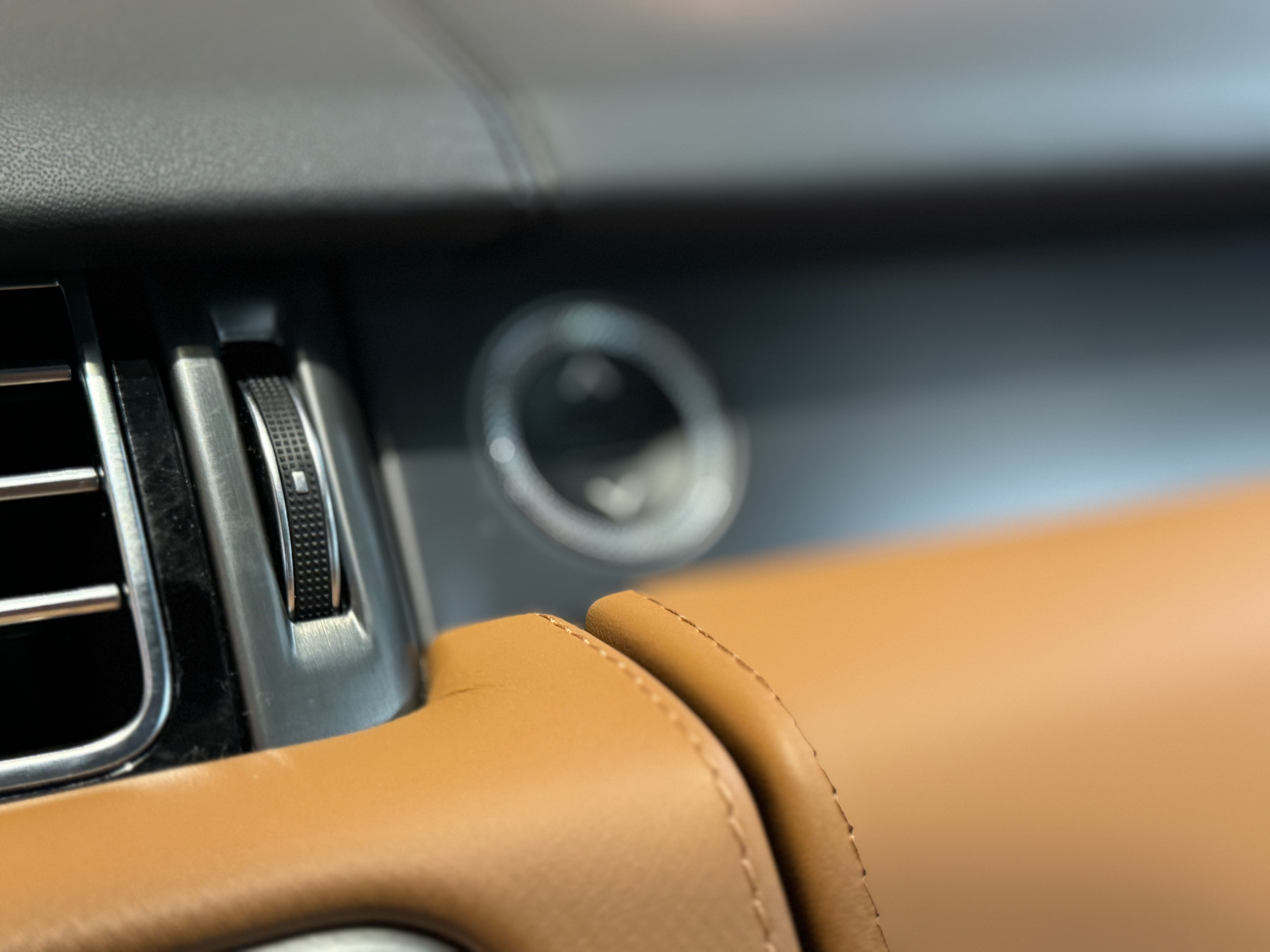 Land Rover Range Rover SV Autobiography Dynamic