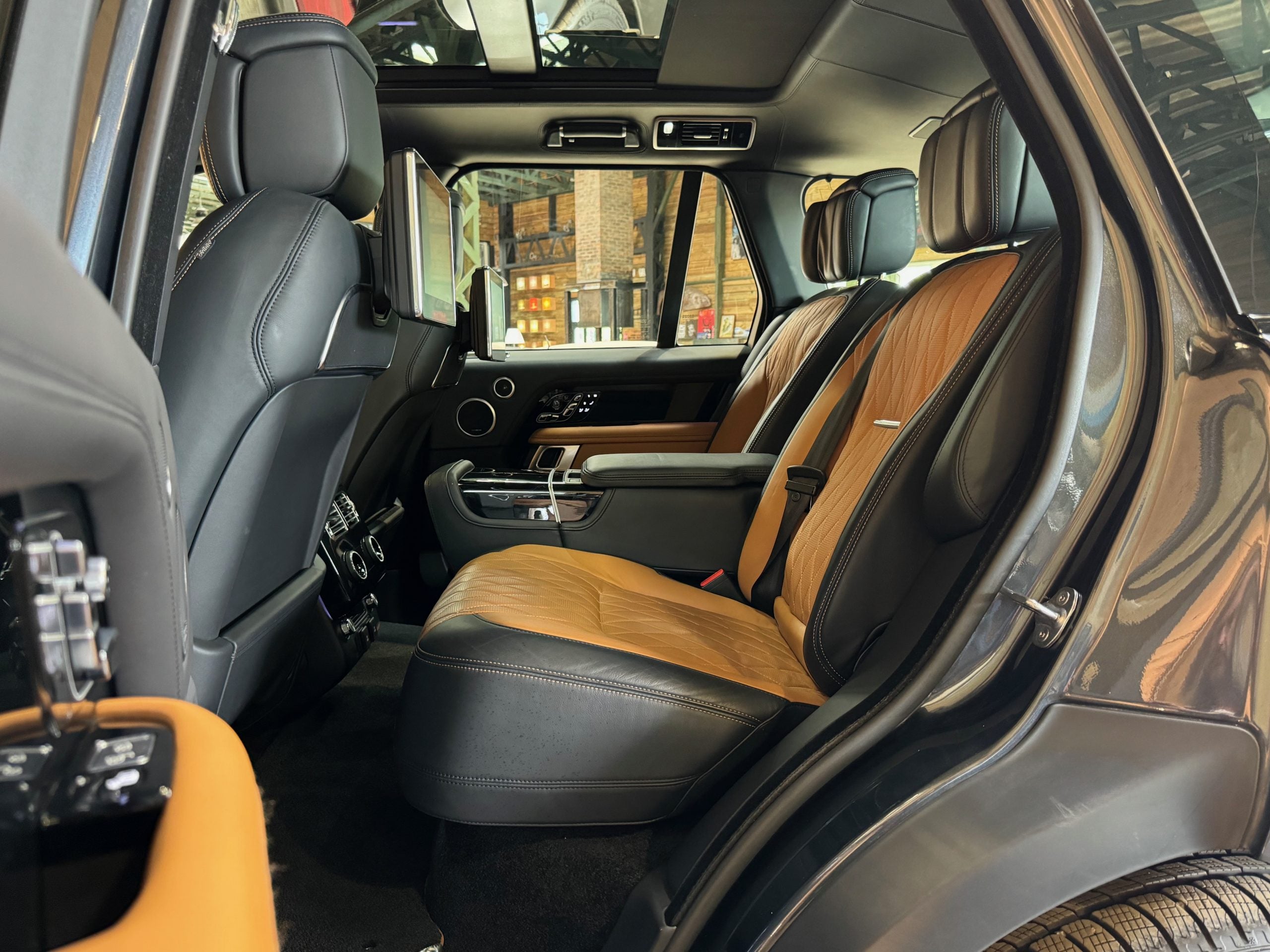 Land Rover Range Rover SV Autobiography Dynamic
