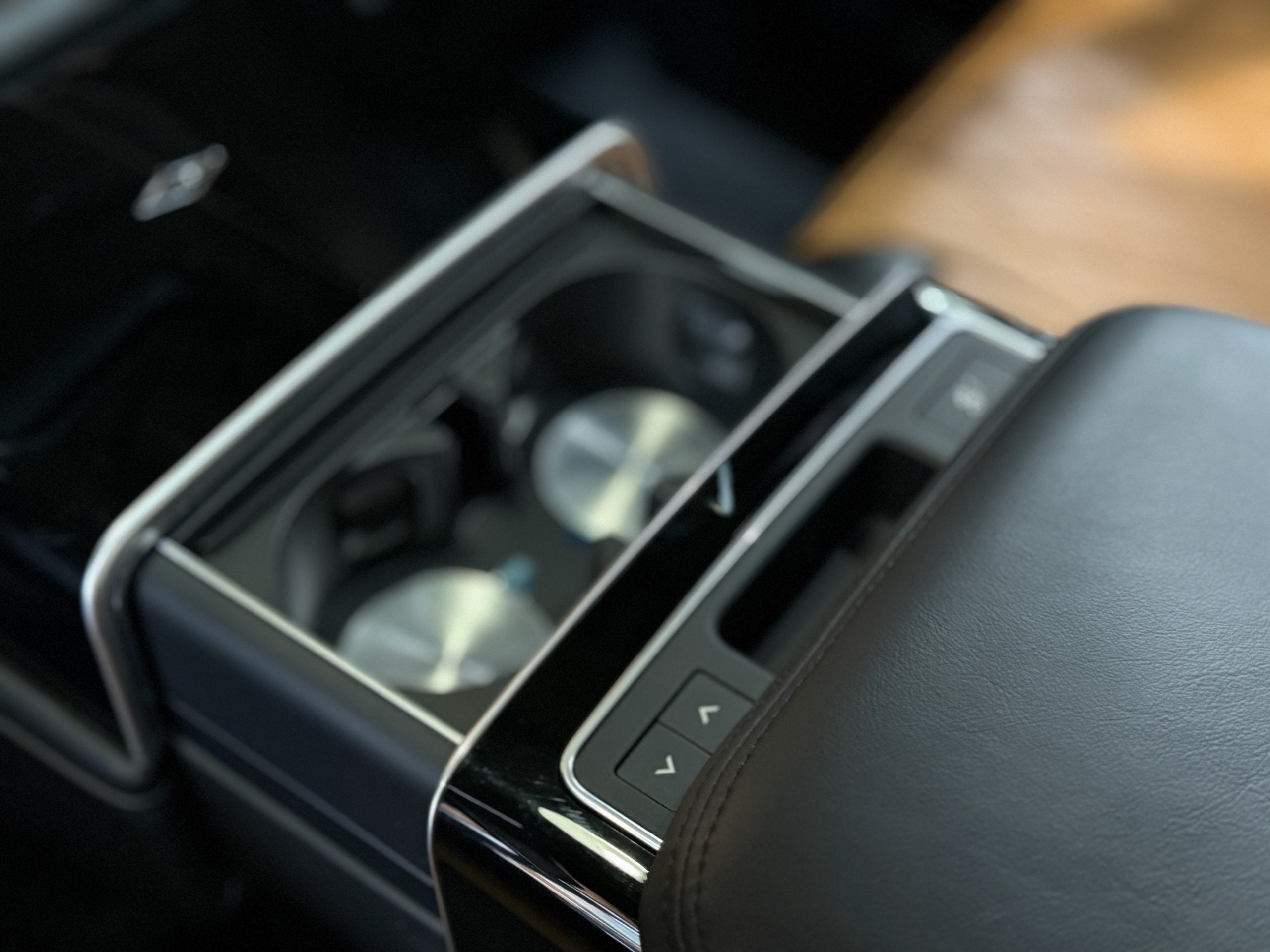 Land Rover Range Rover SV Autobiography Dynamic