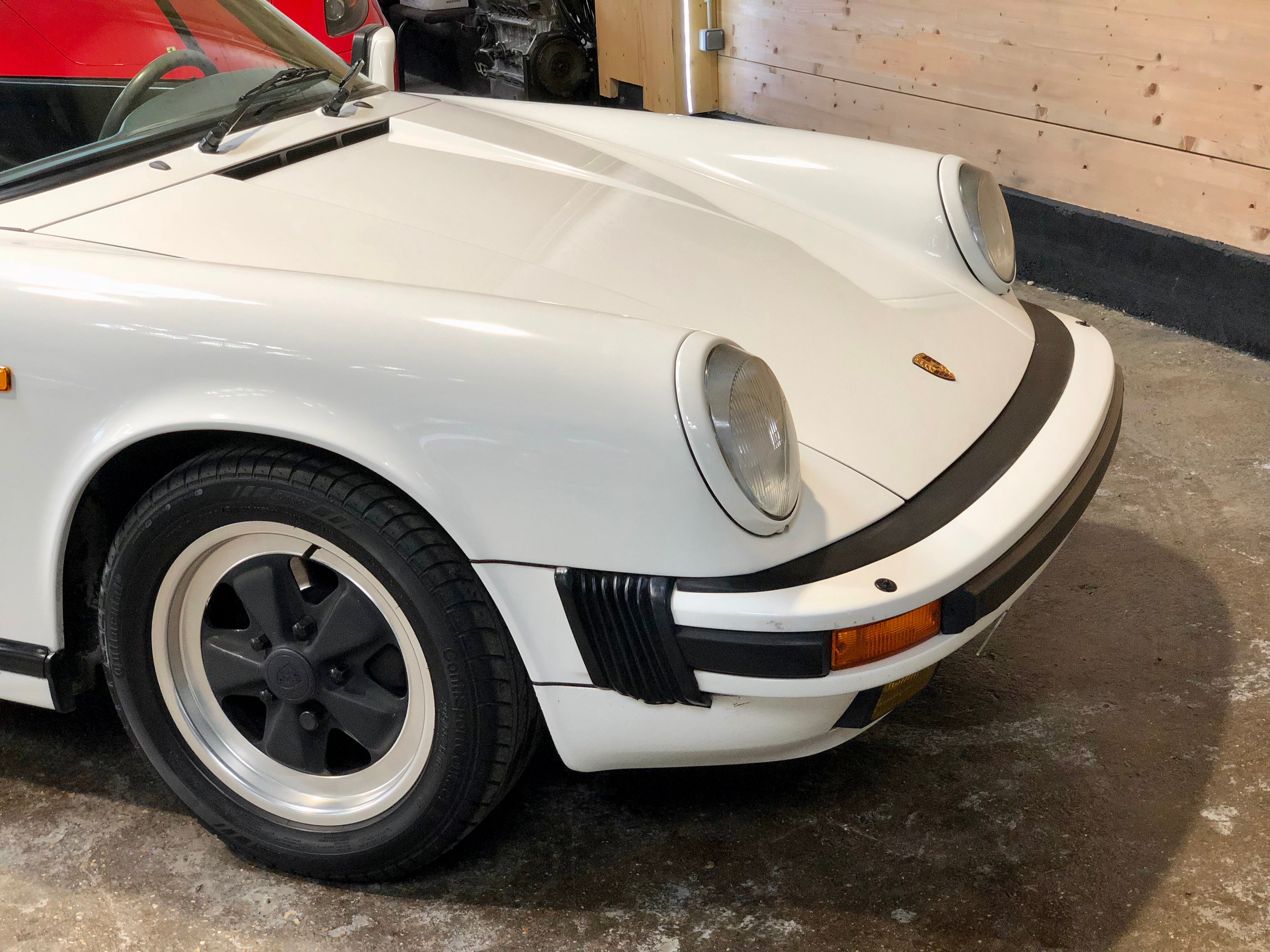 Porsche 911 Carrera 3.2