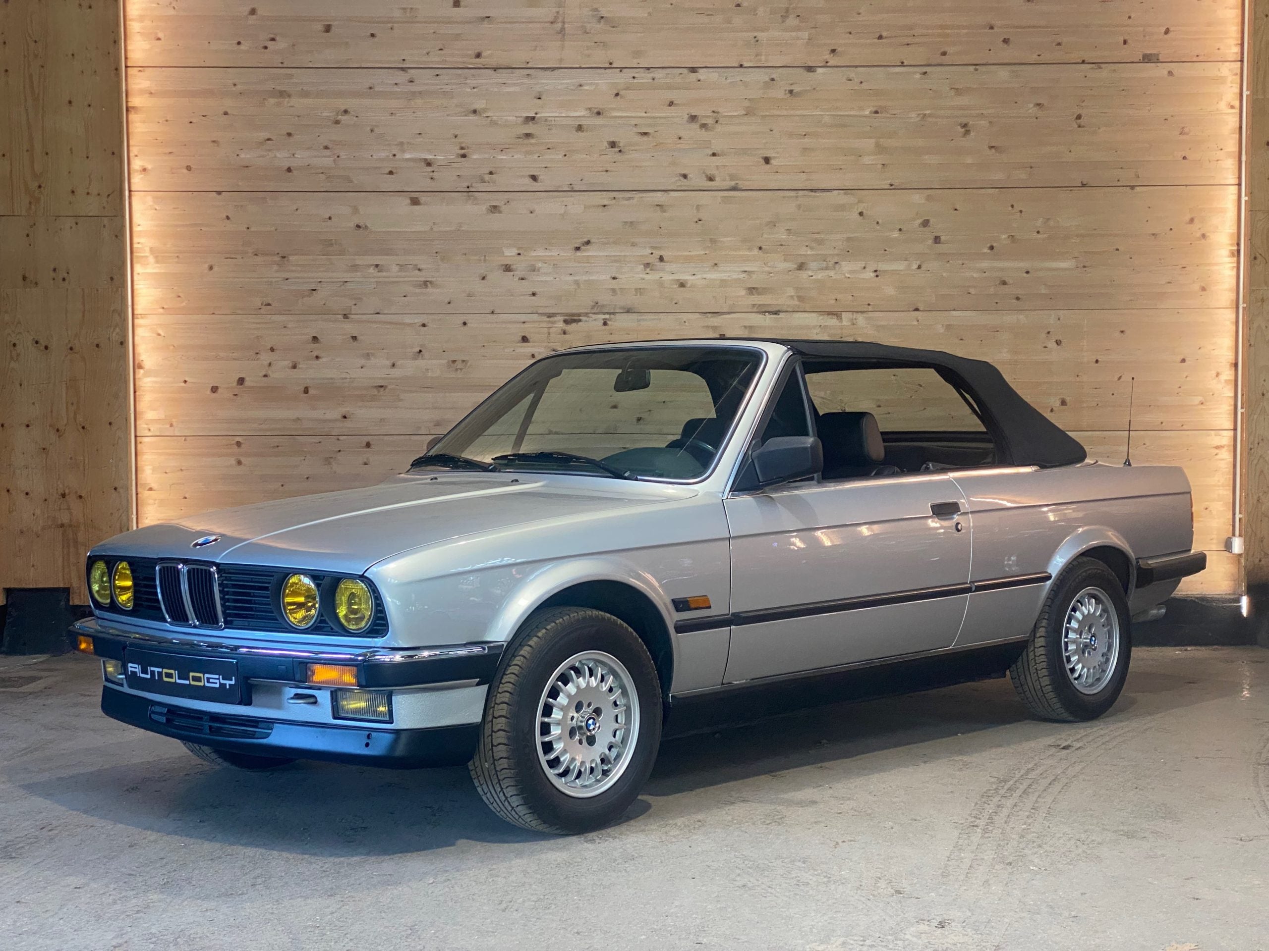 BMW 325i Cabriolet