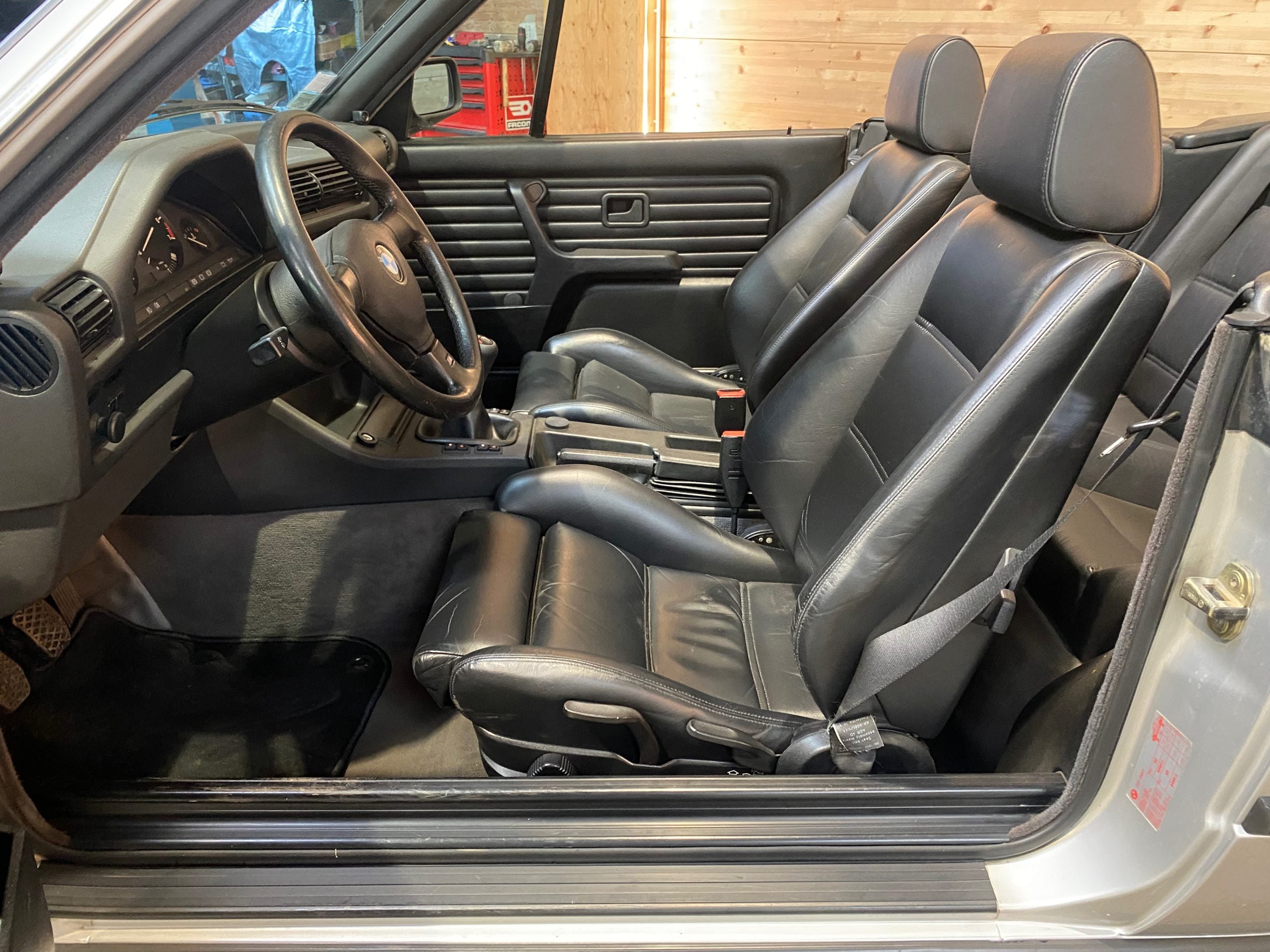 BMW 325i Cabriolet