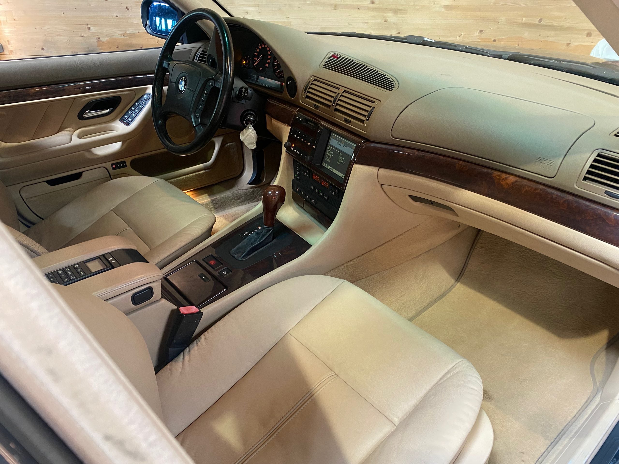 BMW 740iA