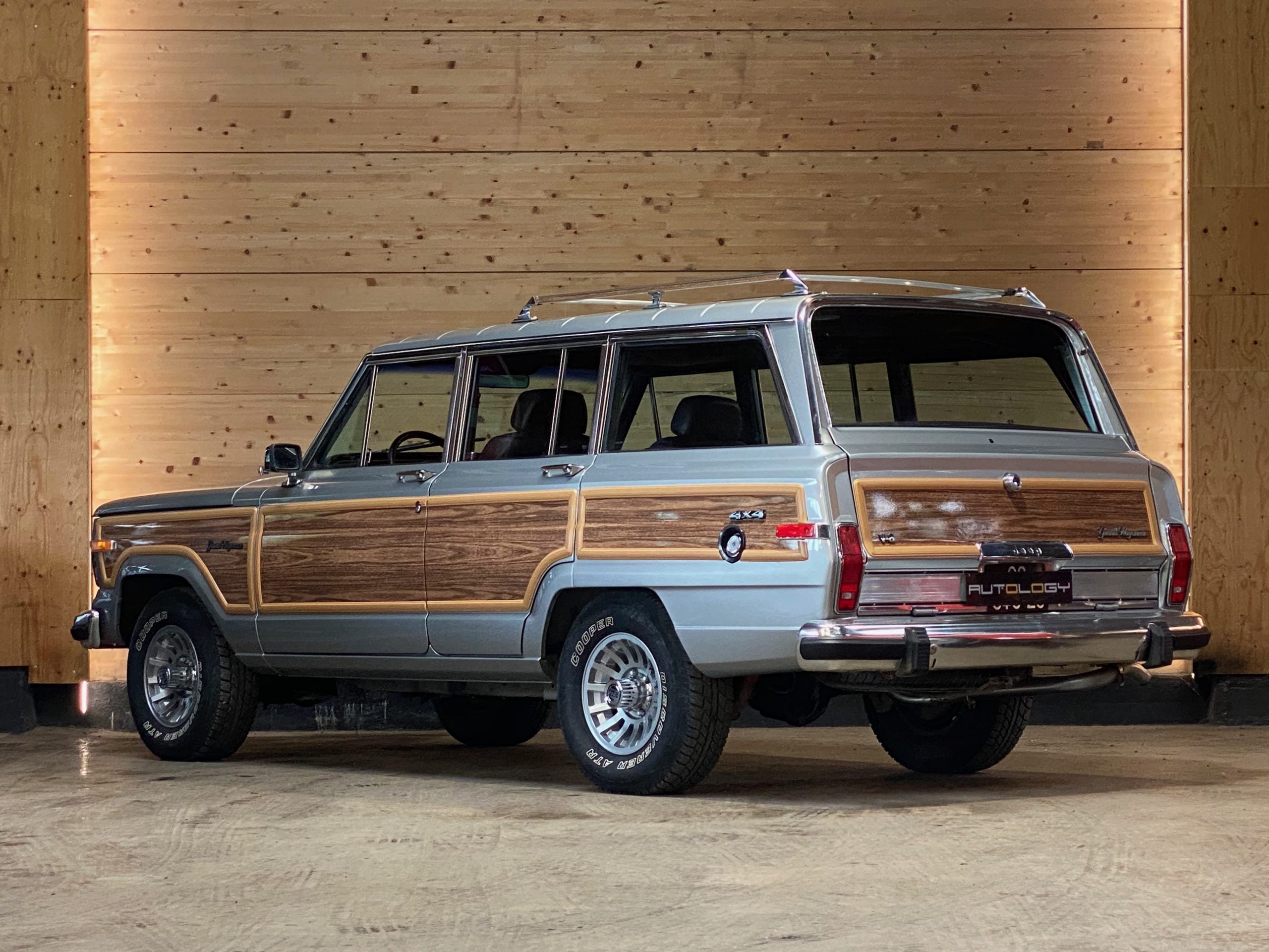 JEEP GRAND WAGONEER “FINAL EDITION”