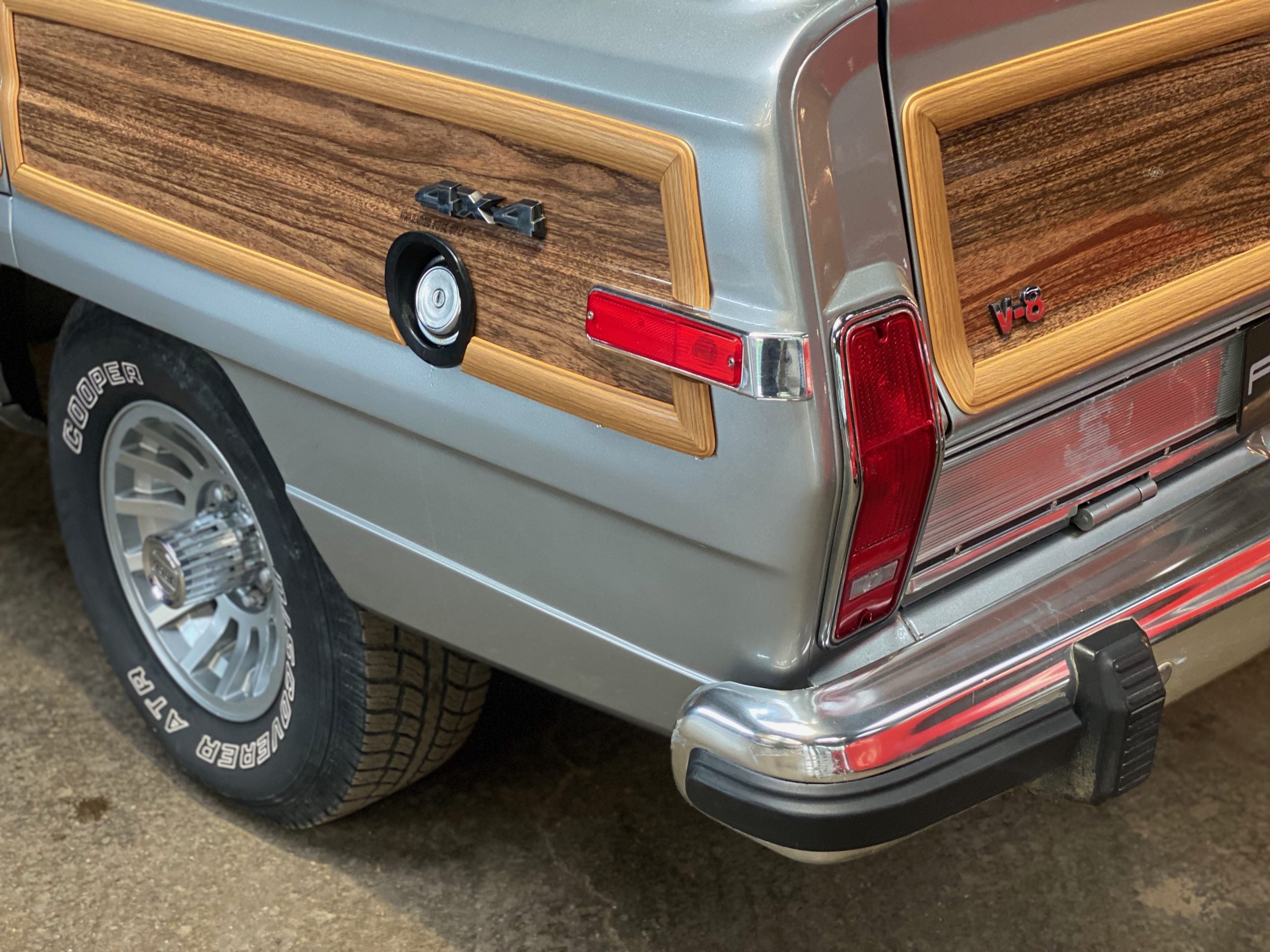 JEEP GRAND WAGONEER “FINAL EDITION”