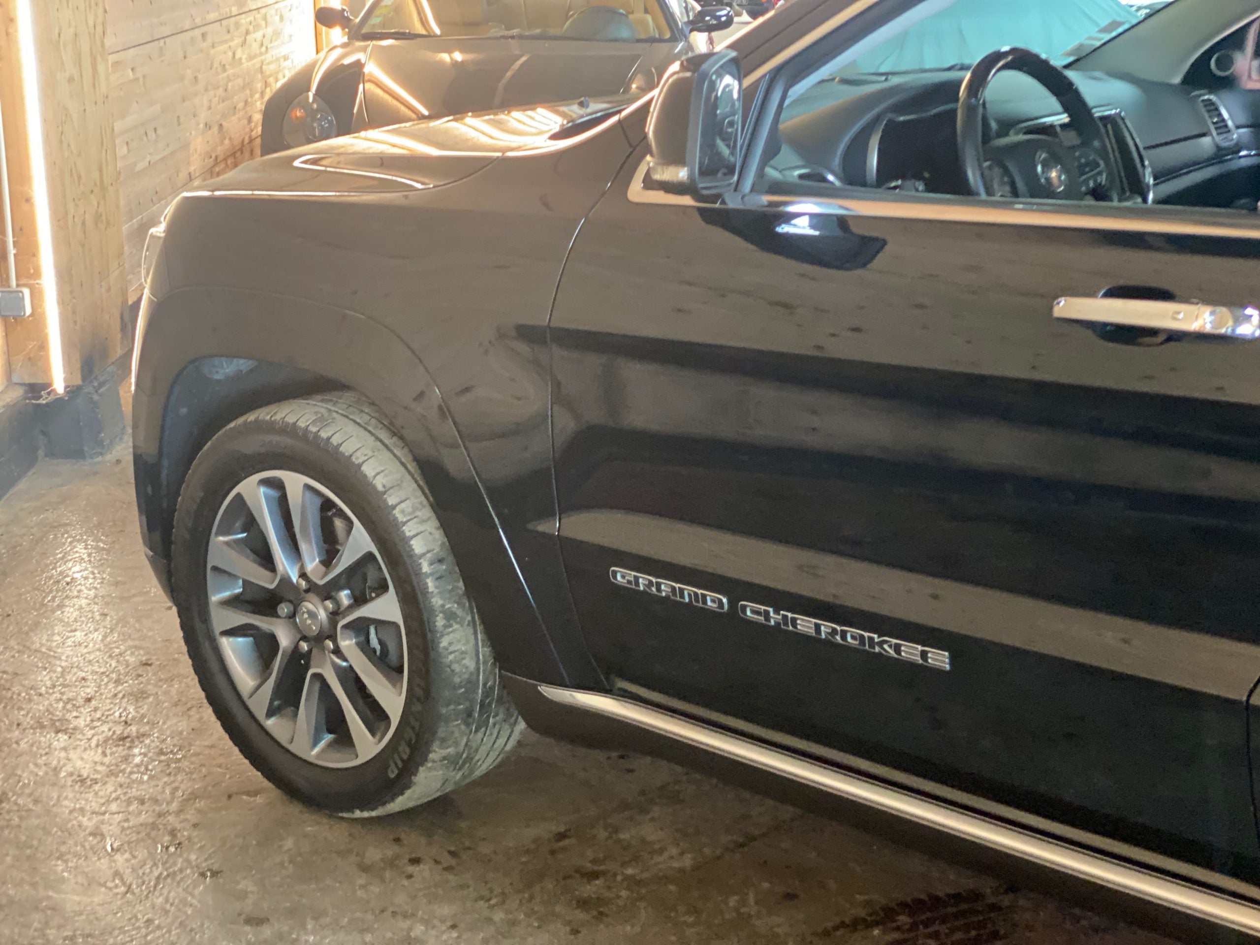 Jeep Grand Cherokee V8 5.7 Summit BVA8
