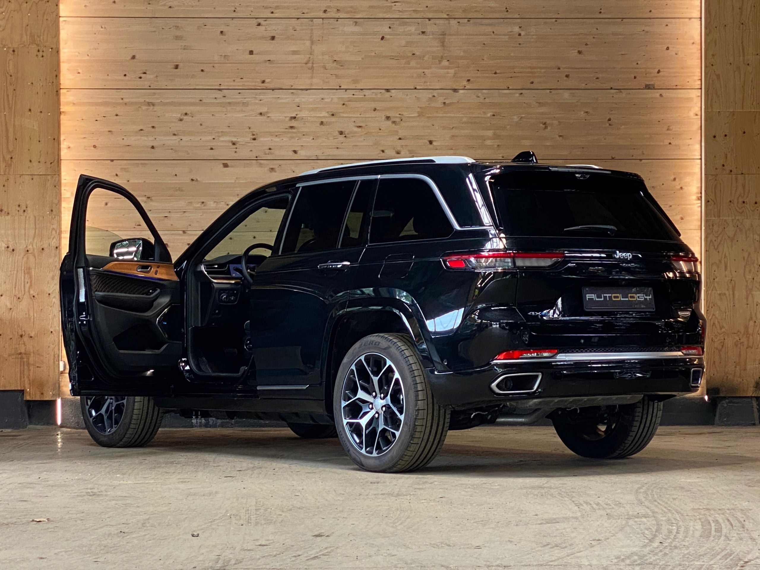 Jeep Grand Cherokee 4xe Exclusive Launch Edition