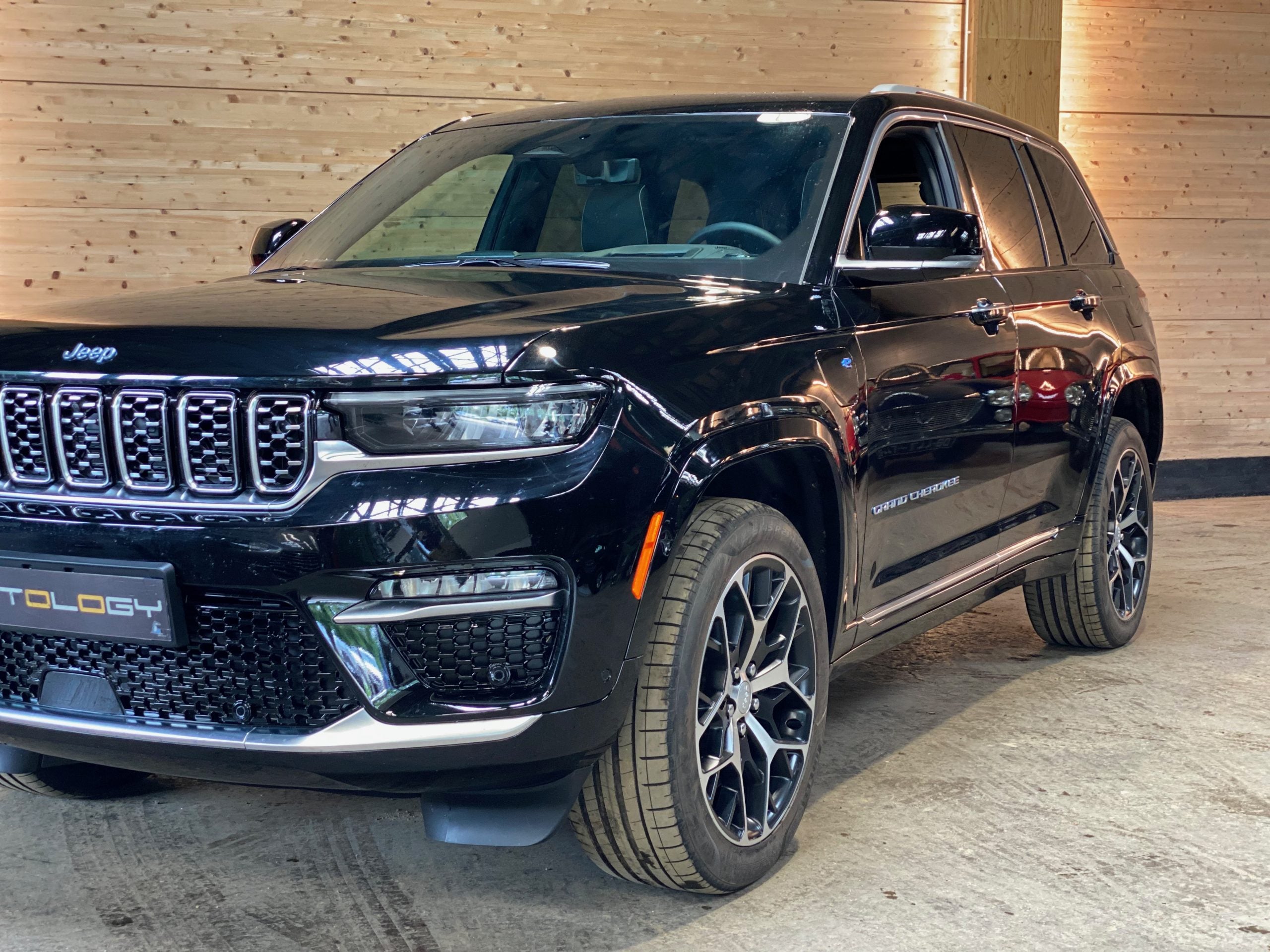 Jeep Grand Cherokee 4xe Exclusive Launch Edition