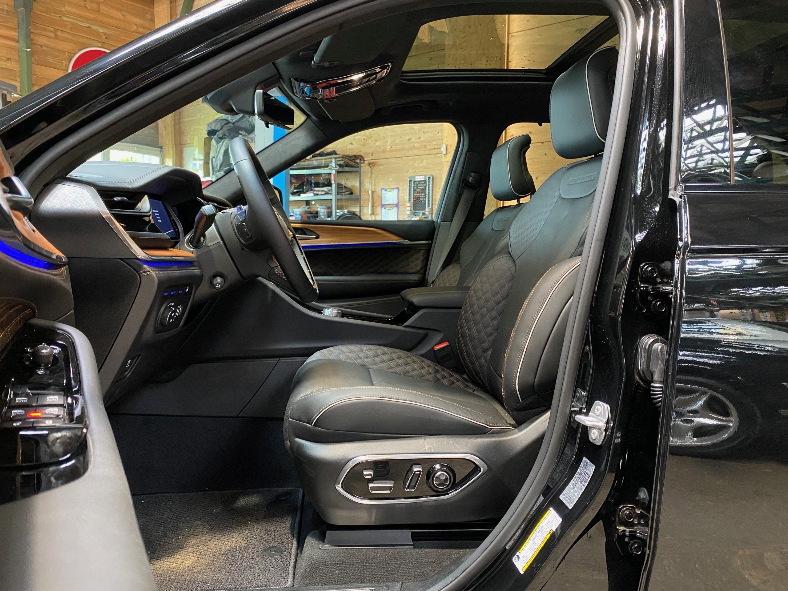 Jeep Grand Cherokee 4xe Exclusive Launch Edition