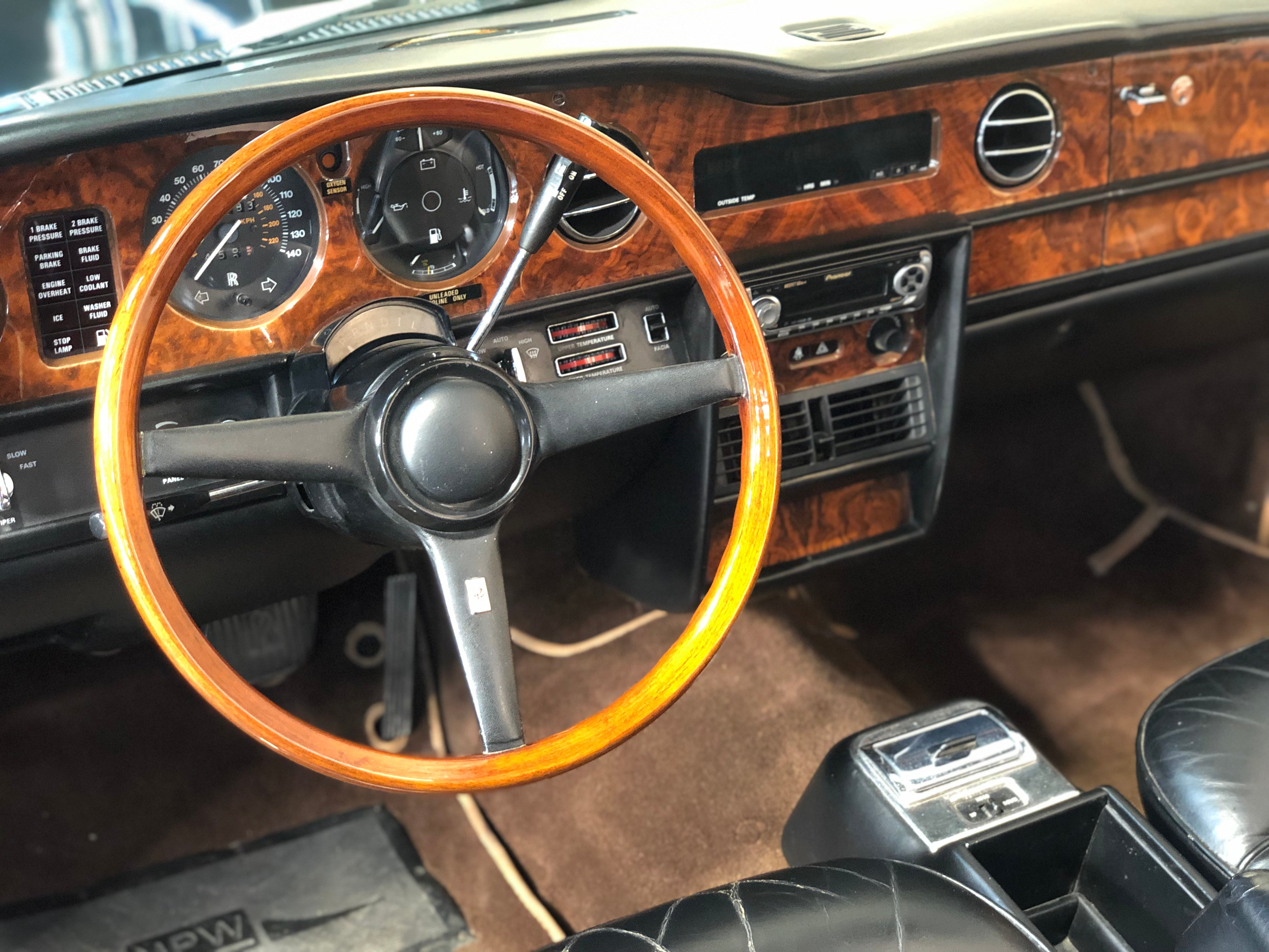 Rolls Royce Corniche