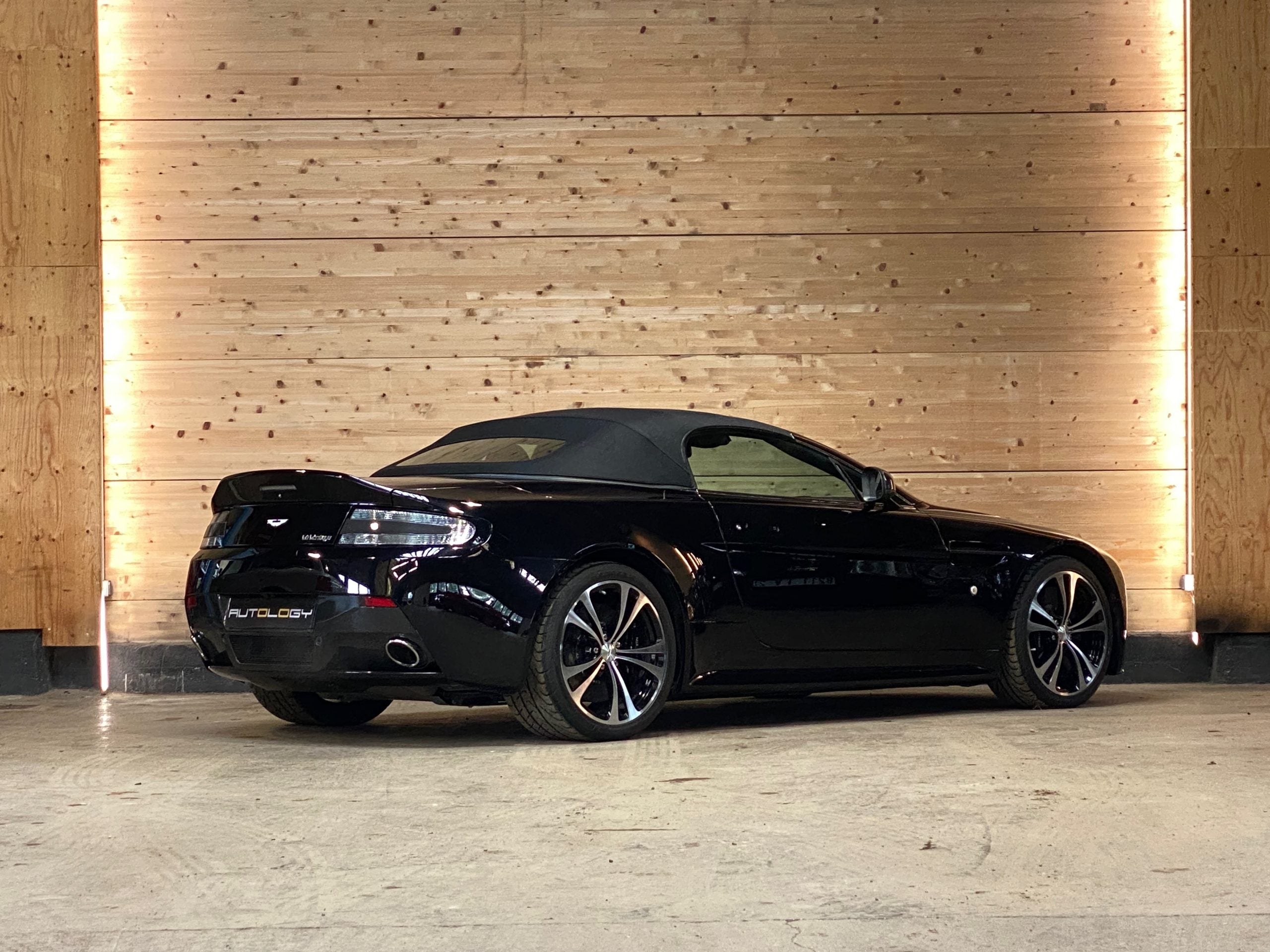 Aston Martin V12 Vantage Roadster BVM6 n°16/101