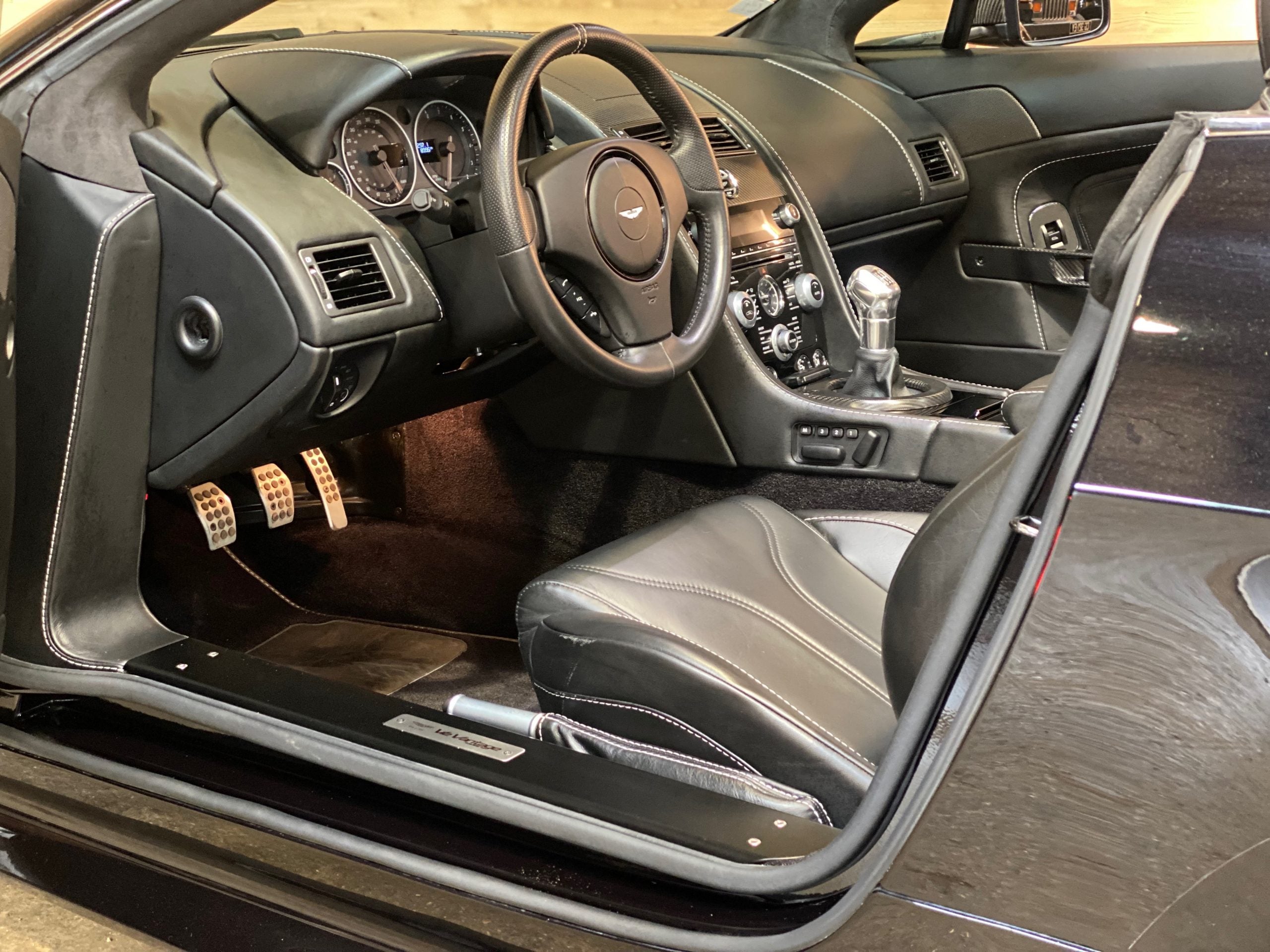 Aston Martin V12 Vantage Roadster BVM6 n°16/101