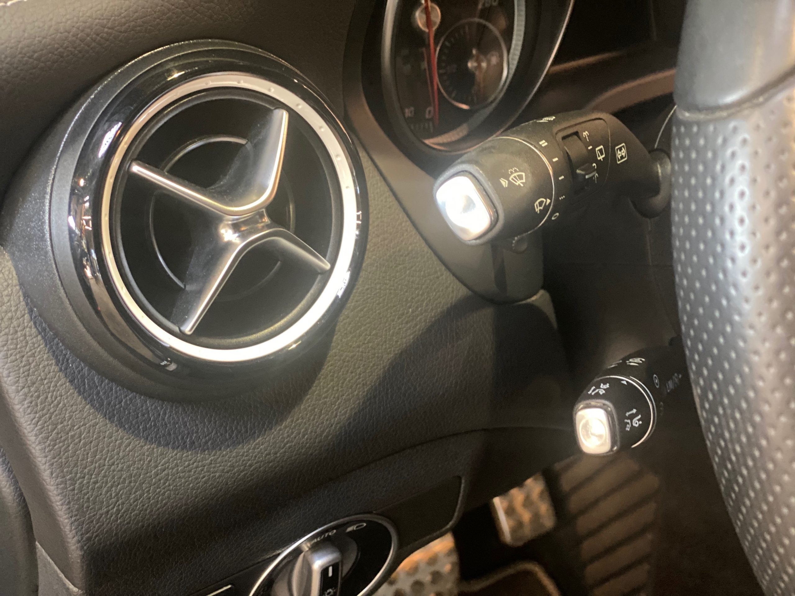 Mercedes A160 BVA WhiteArt Edition