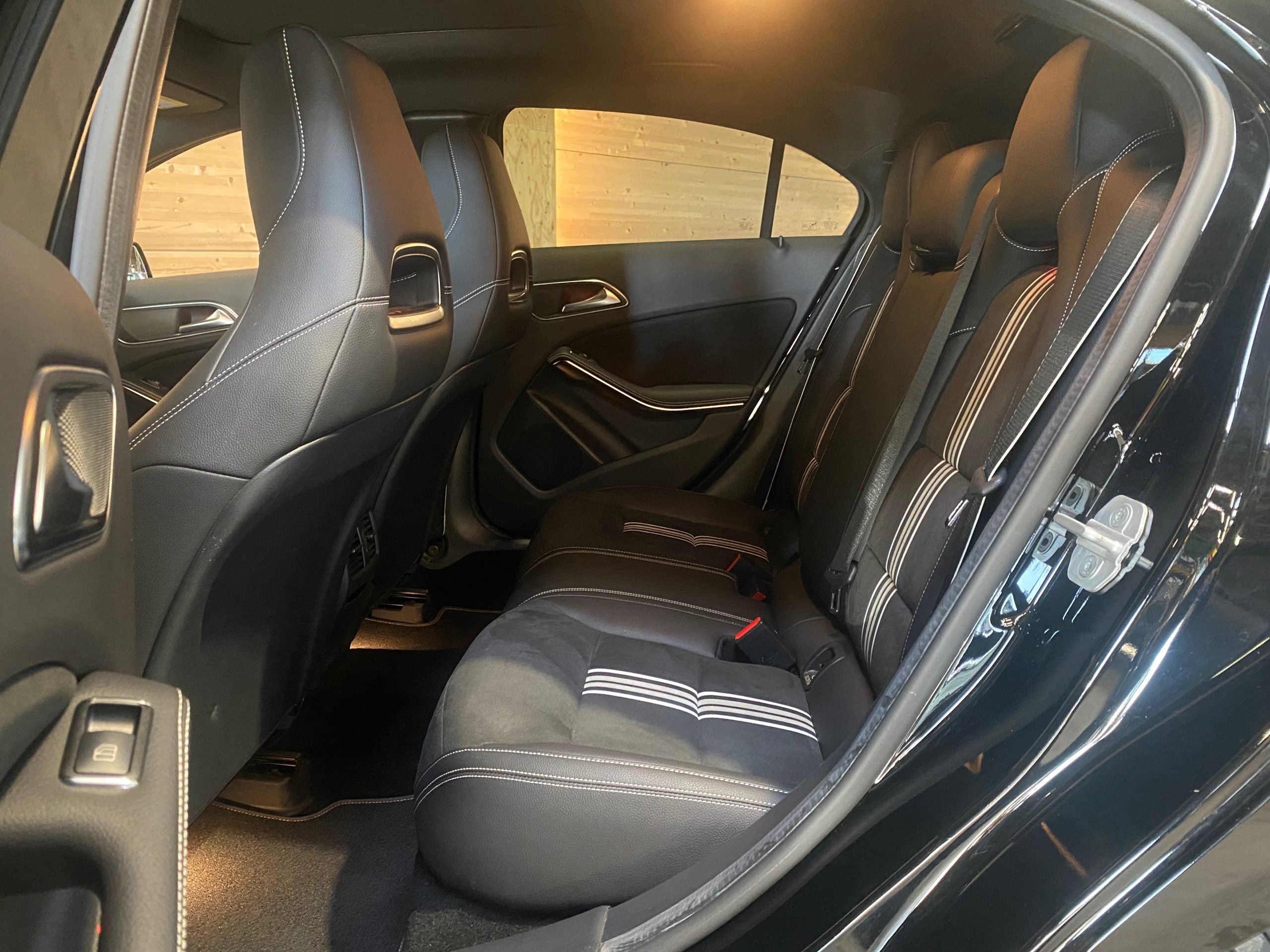 Mercedes A160 BVA WhiteArt Edition