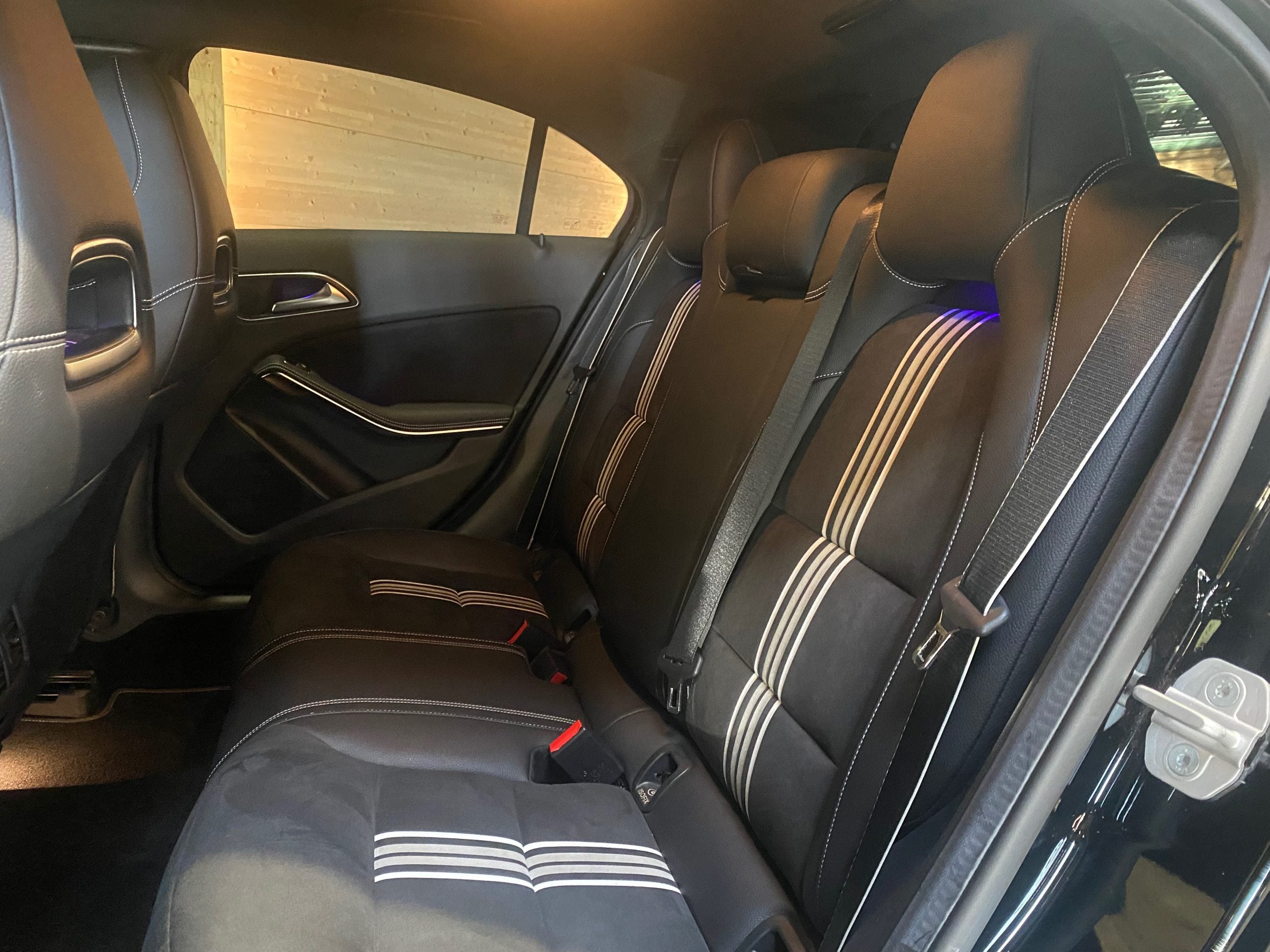 Mercedes A160 BVA WhiteArt Edition