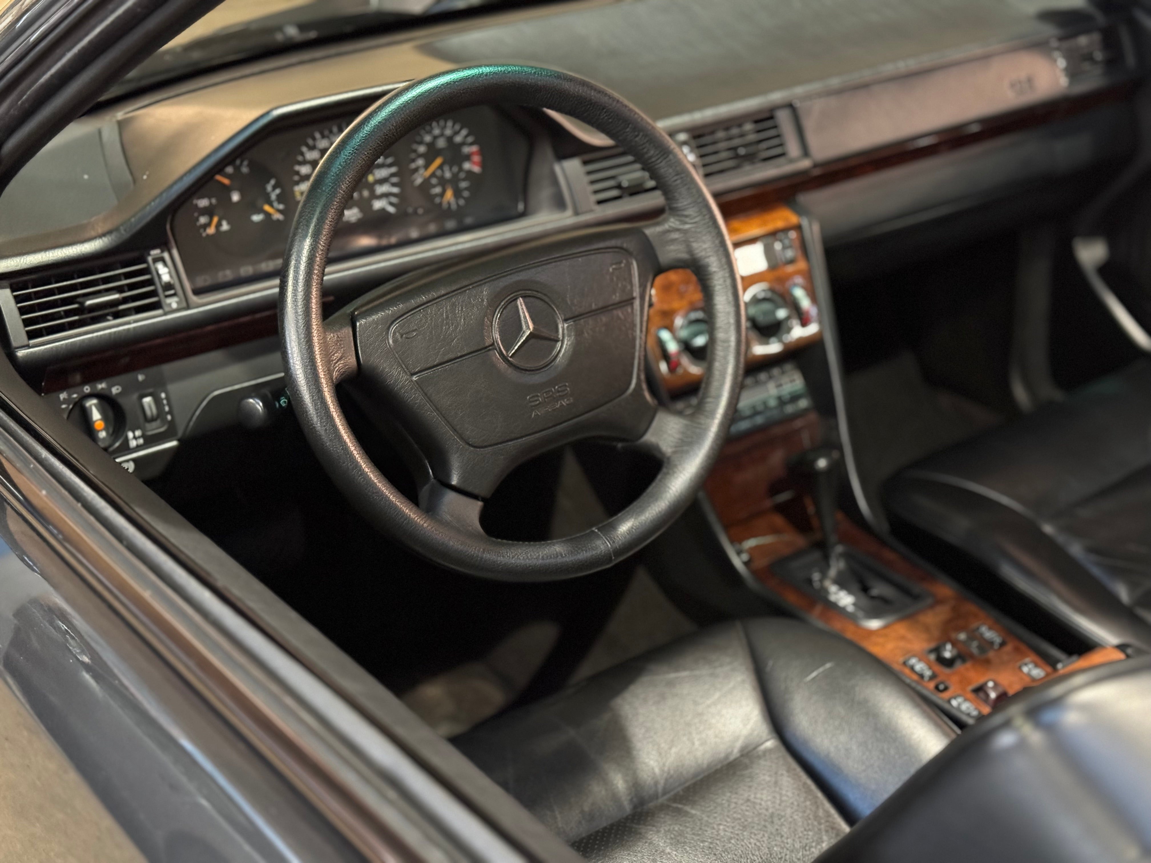 Mercedes 300CE-24 Cabriolet BVA