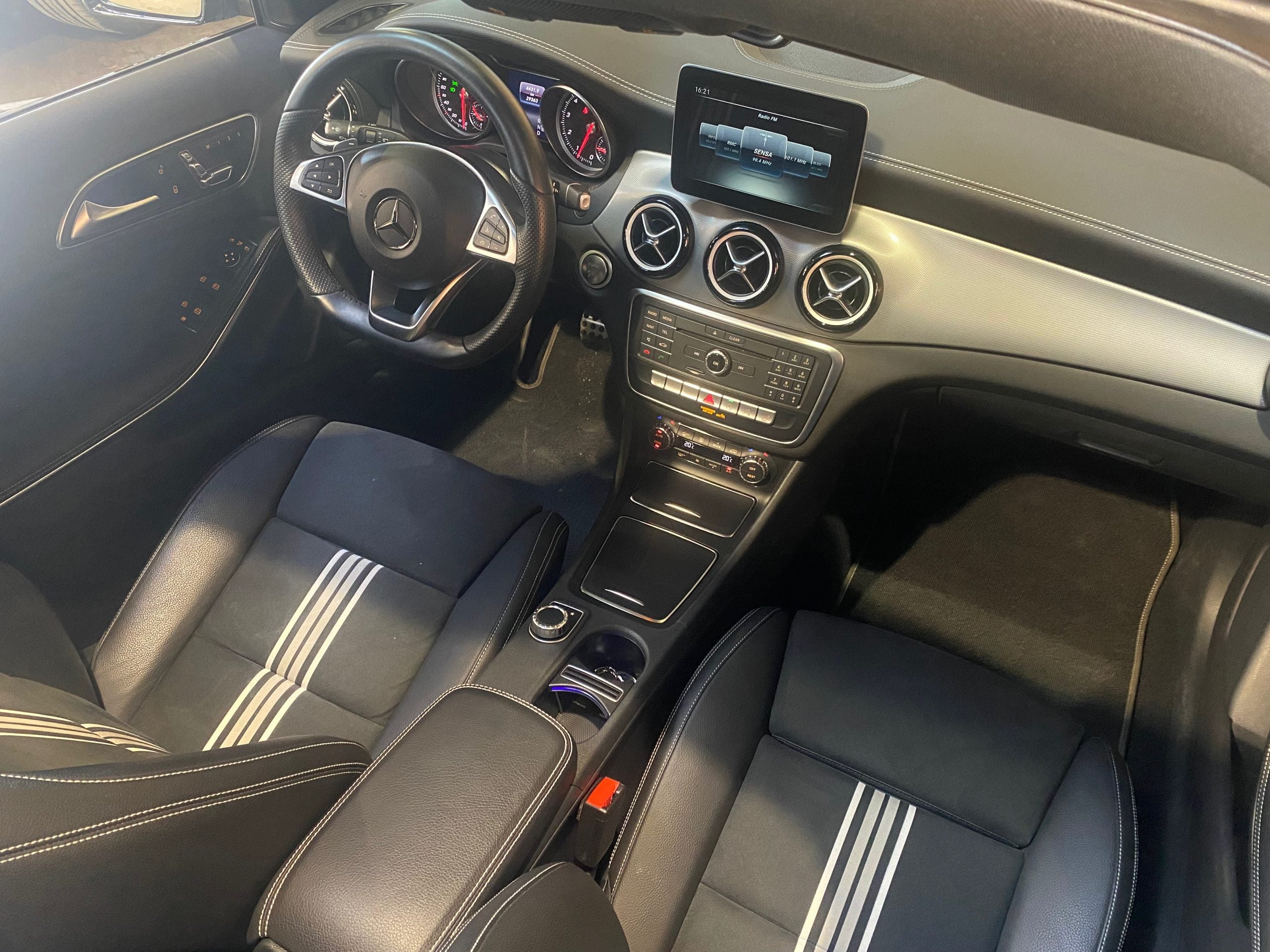 Mercedes A160 BVA WhiteArt Edition