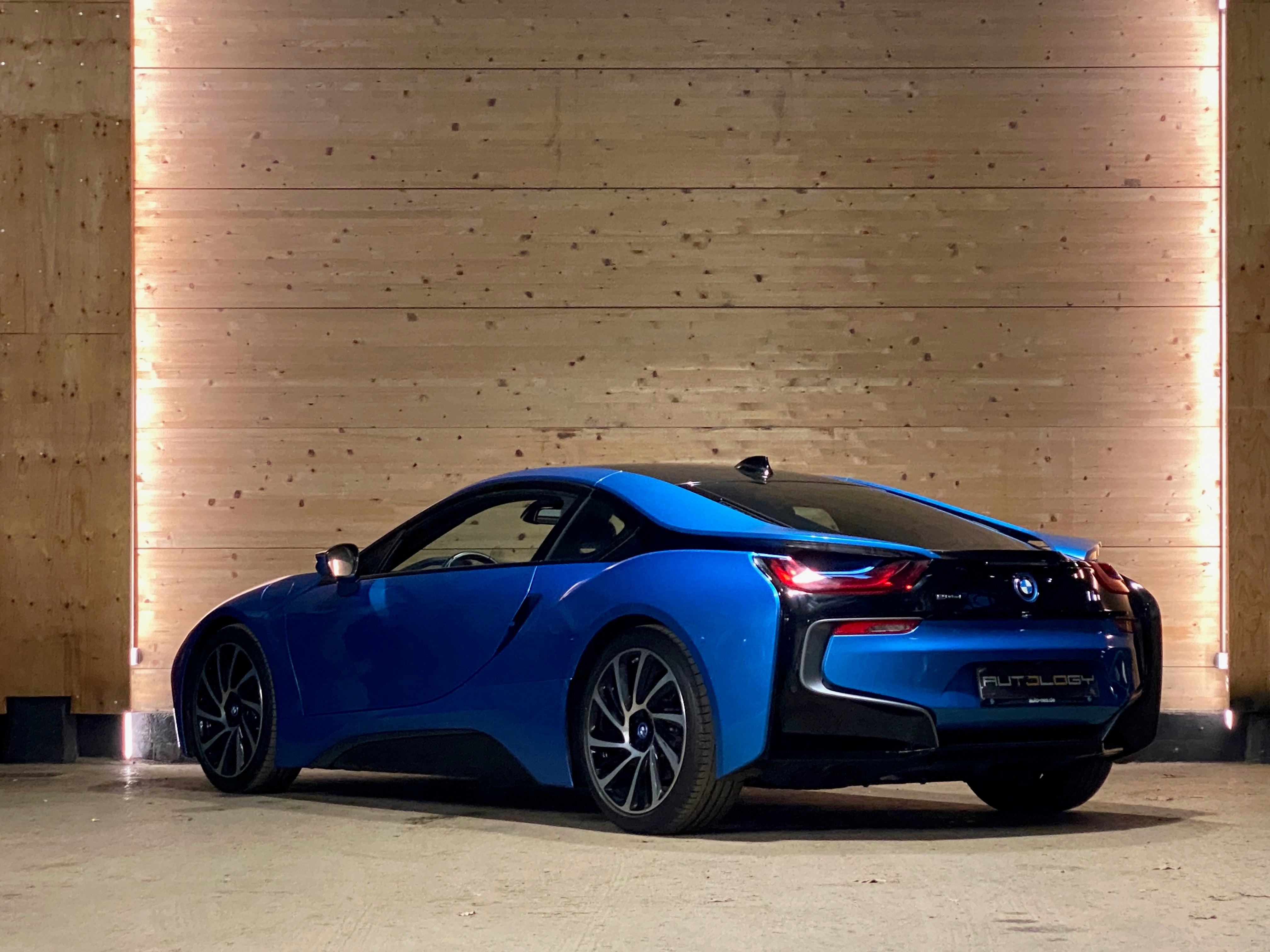 BMW i8