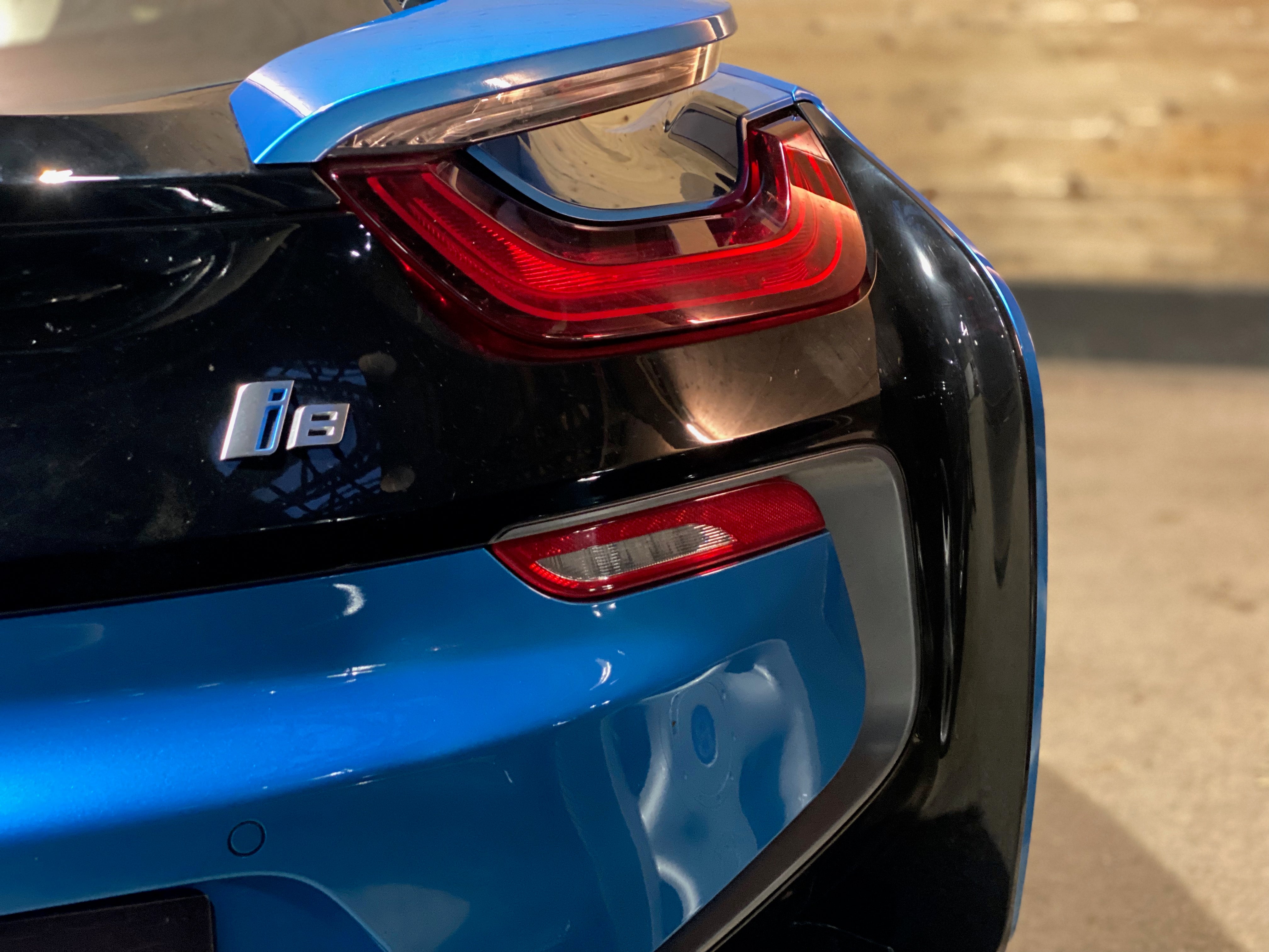 BMW i8