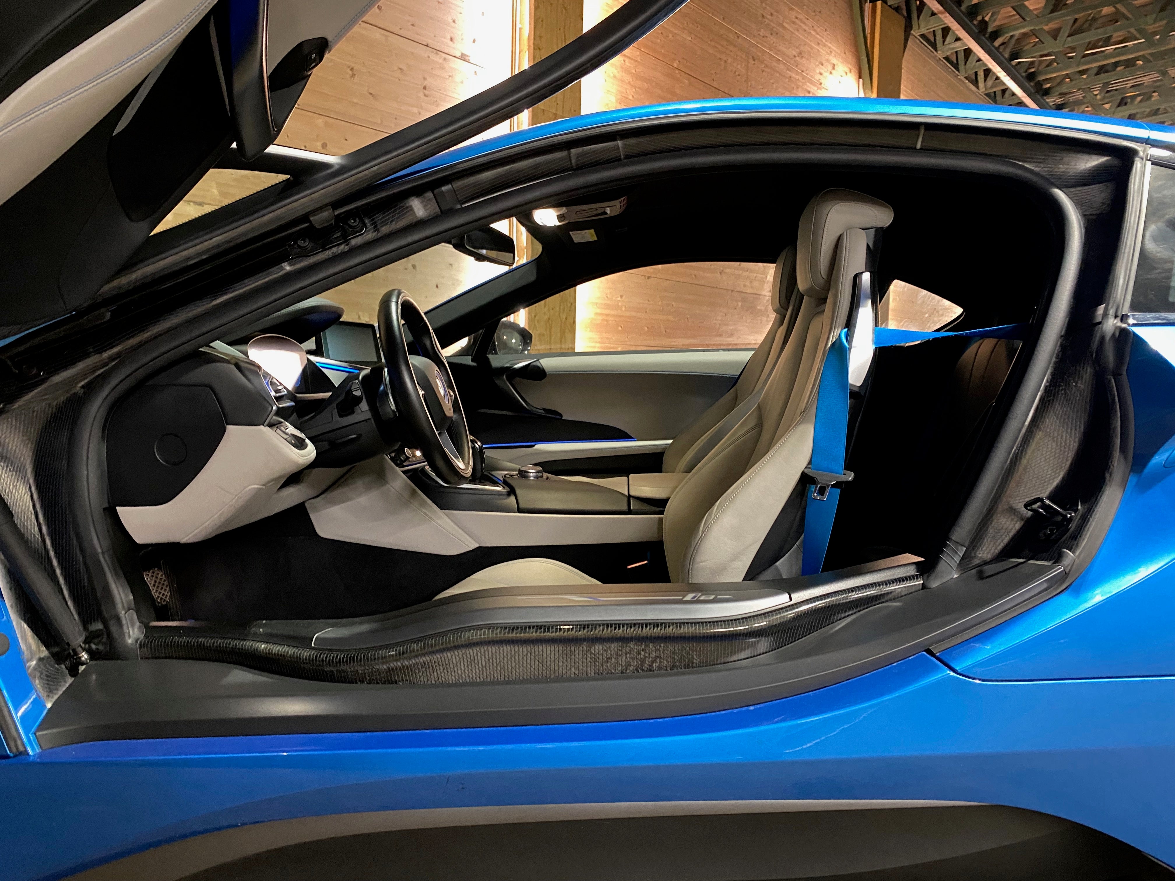 BMW i8
