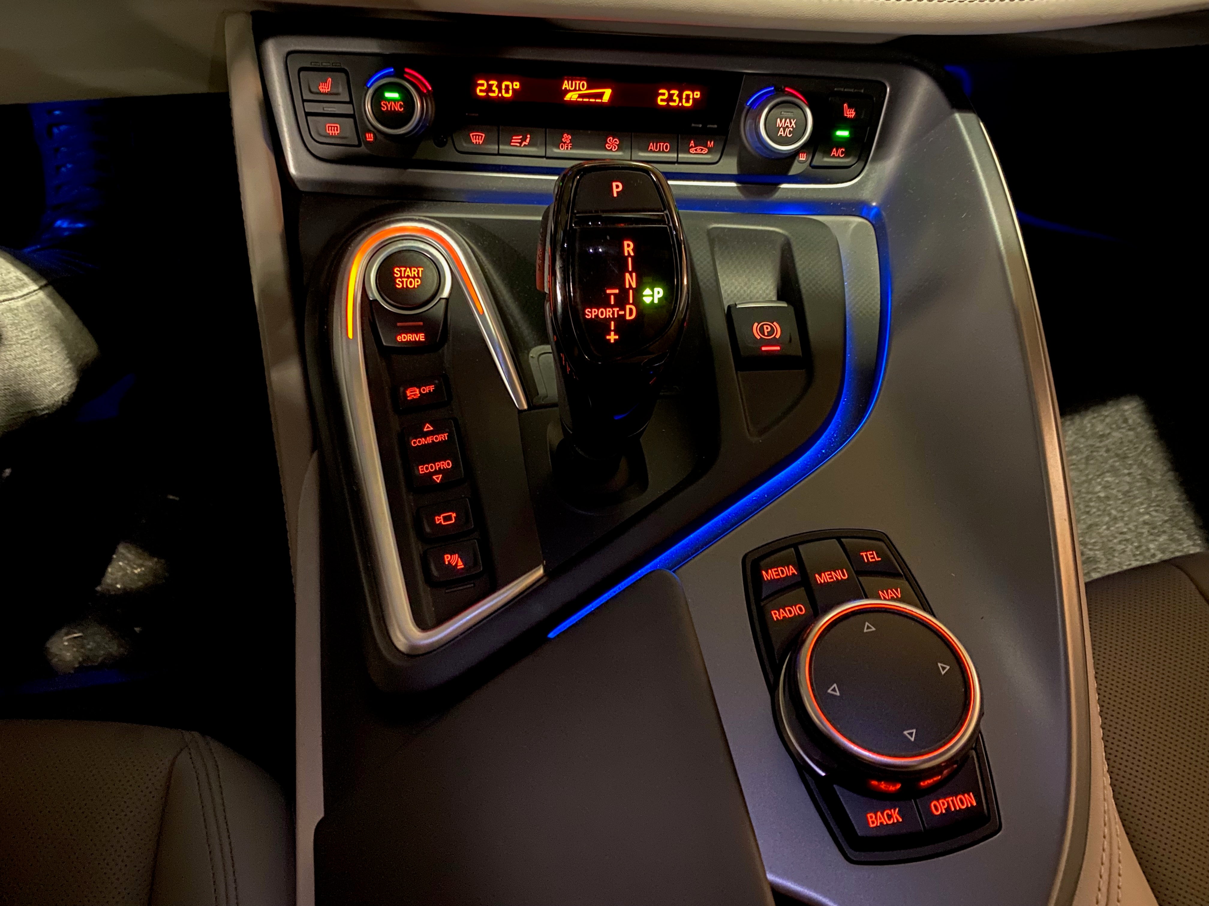 BMW i8