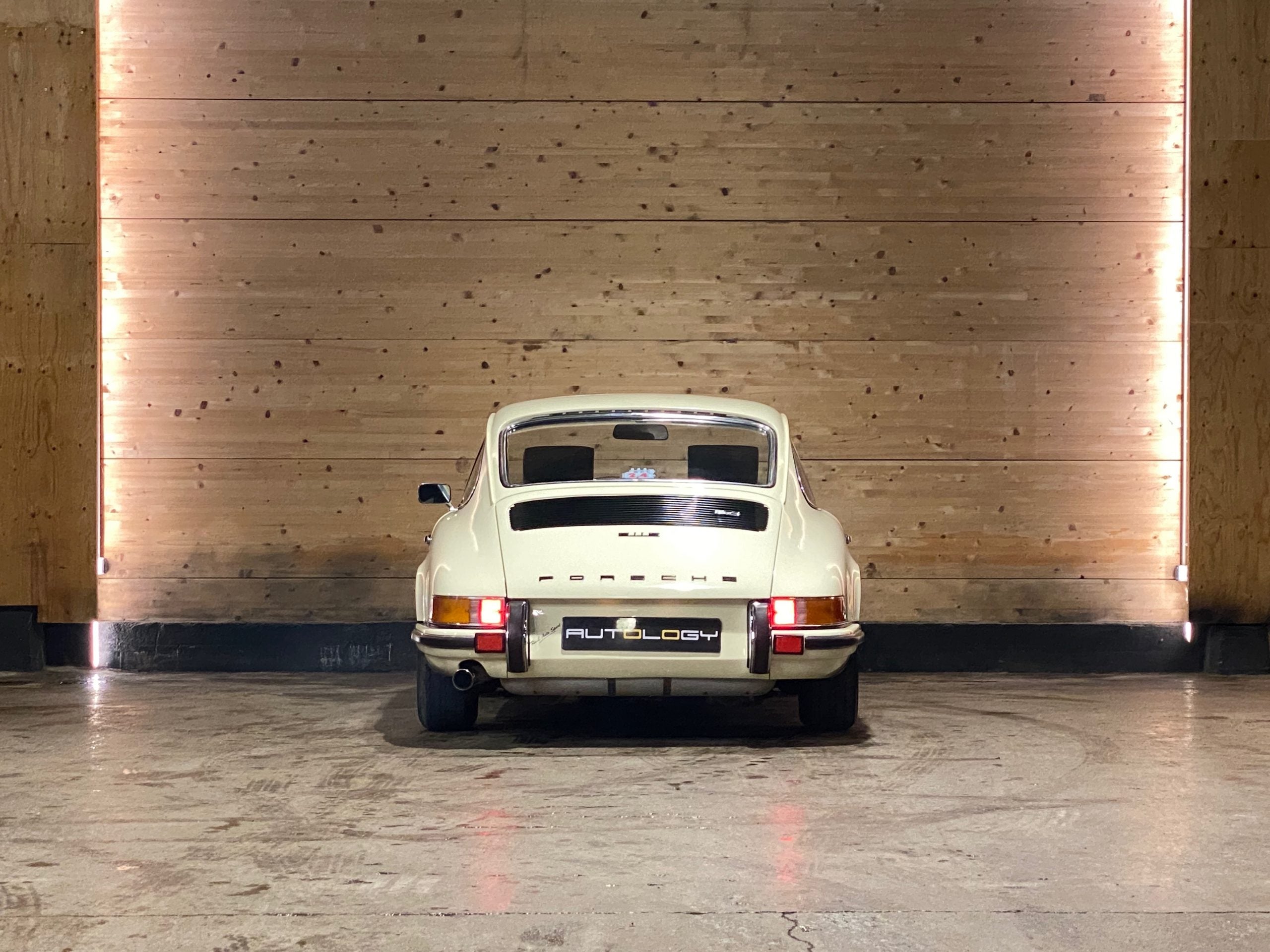Porsche 911 2.4S