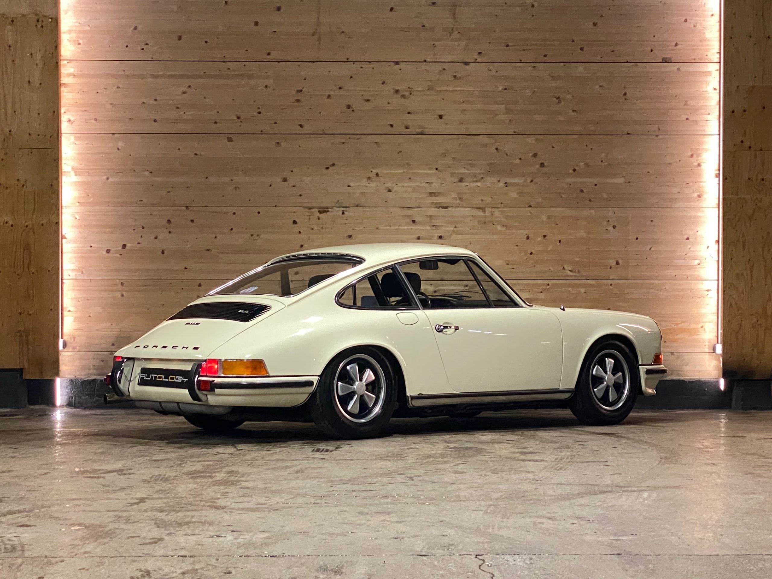Porsche 911 2.4S
