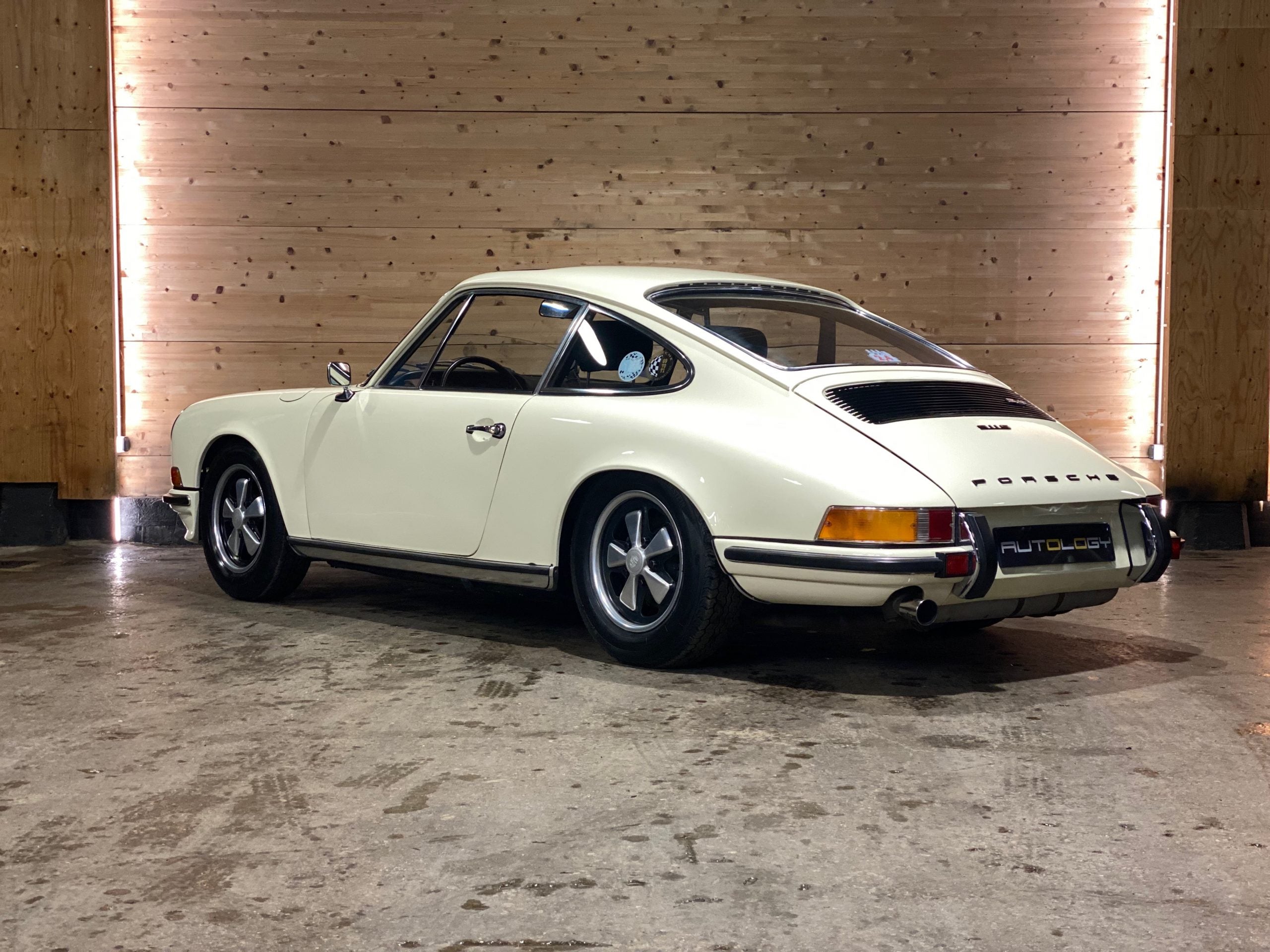 Porsche 911 2.4S