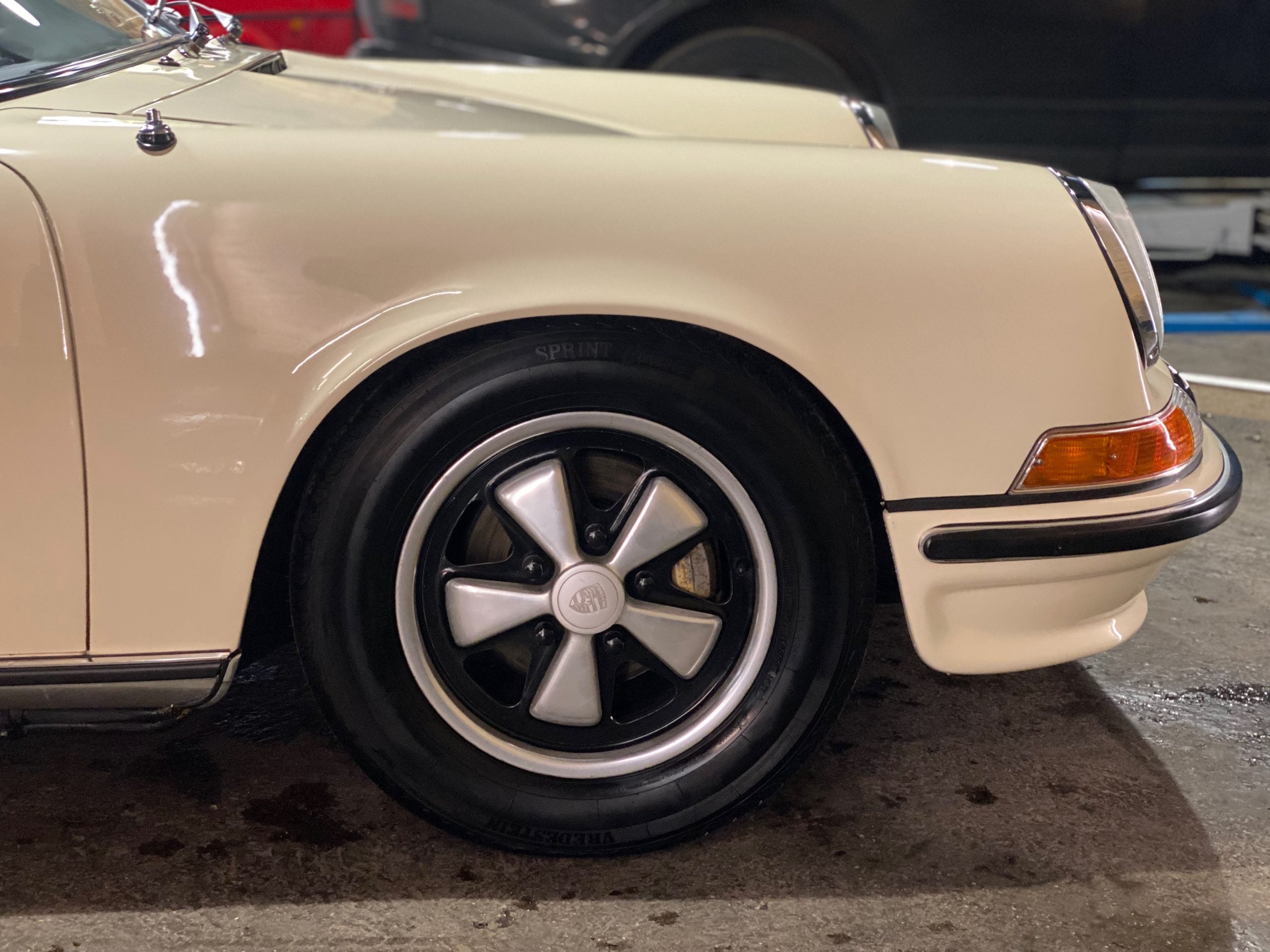 Porsche 911 2.4S