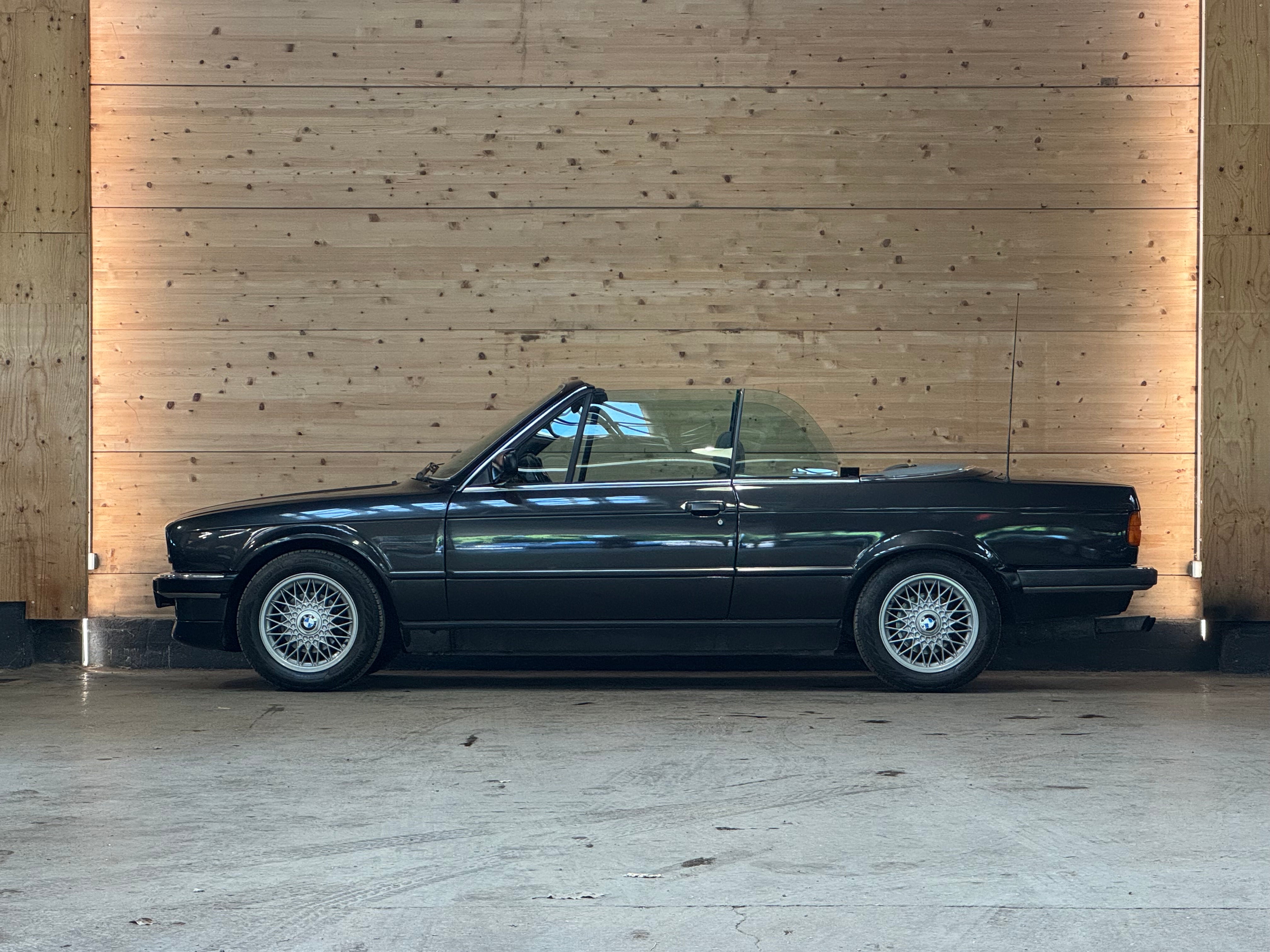 BMW 325i Cabriolet