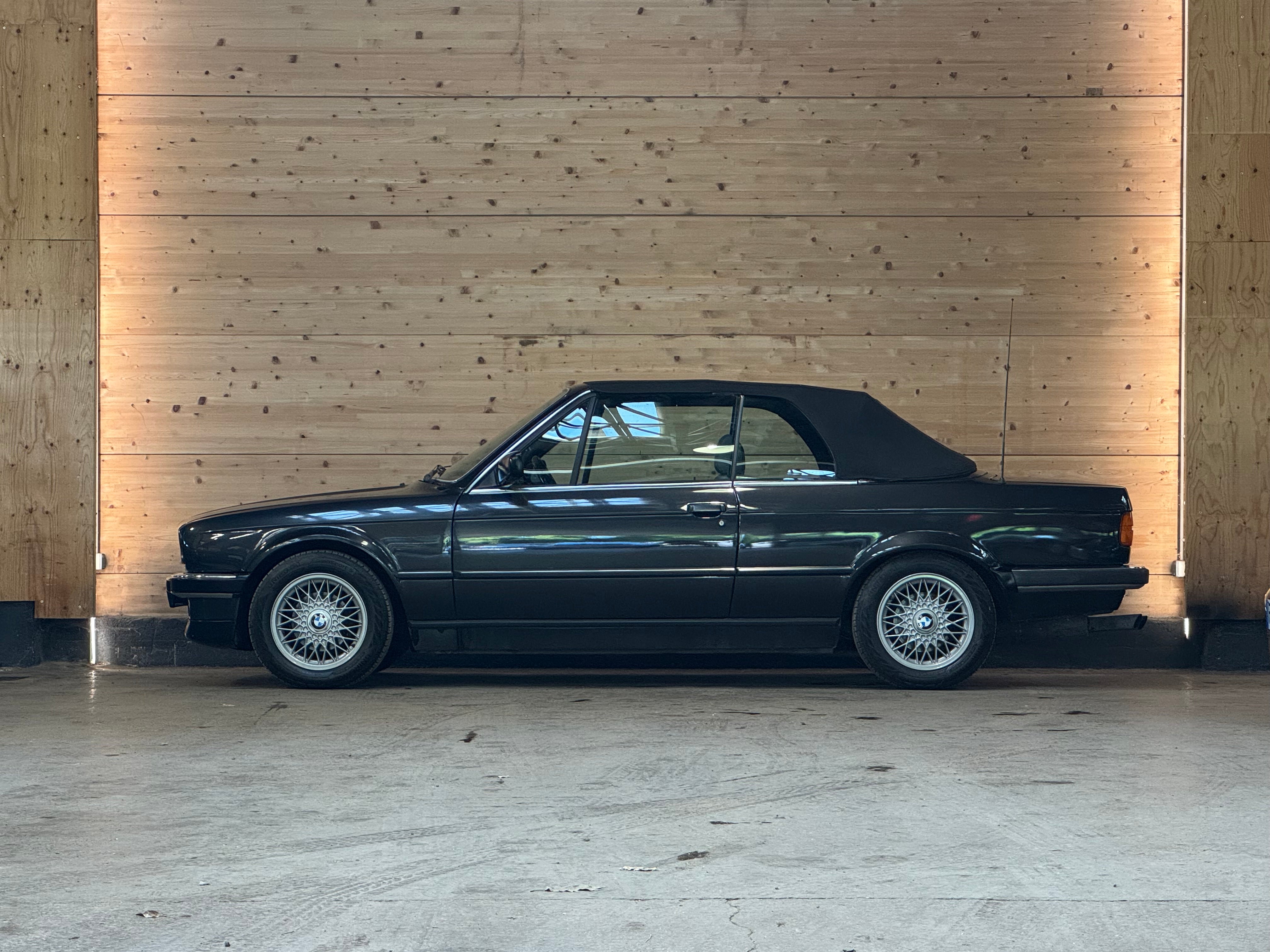 BMW 325i Cabriolet