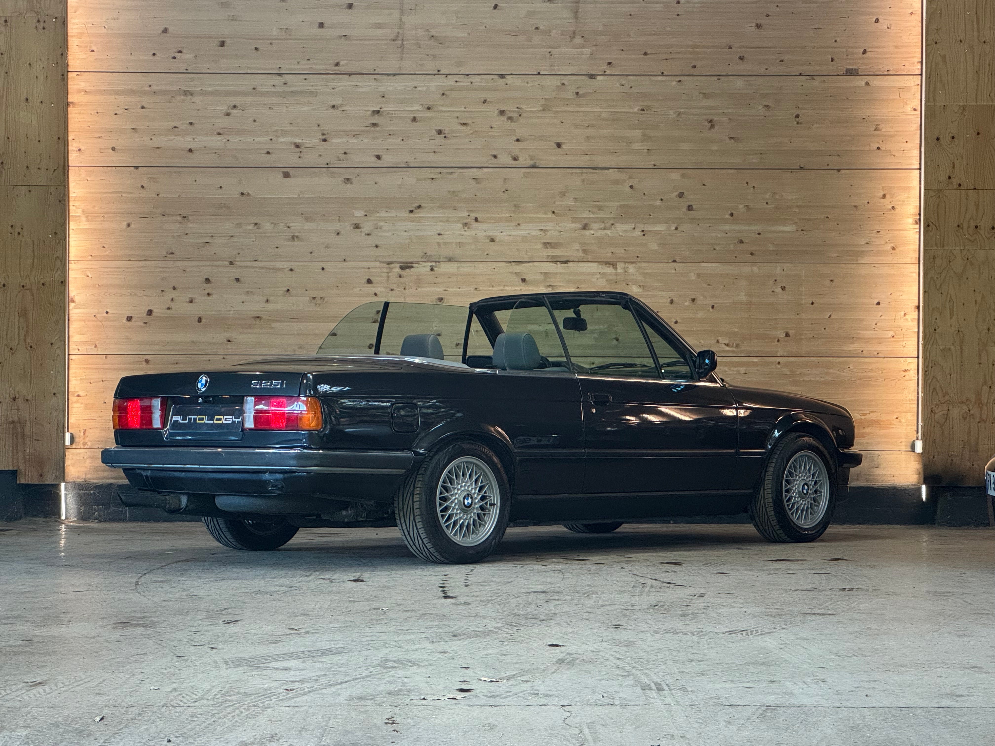 BMW 325i Cabriolet