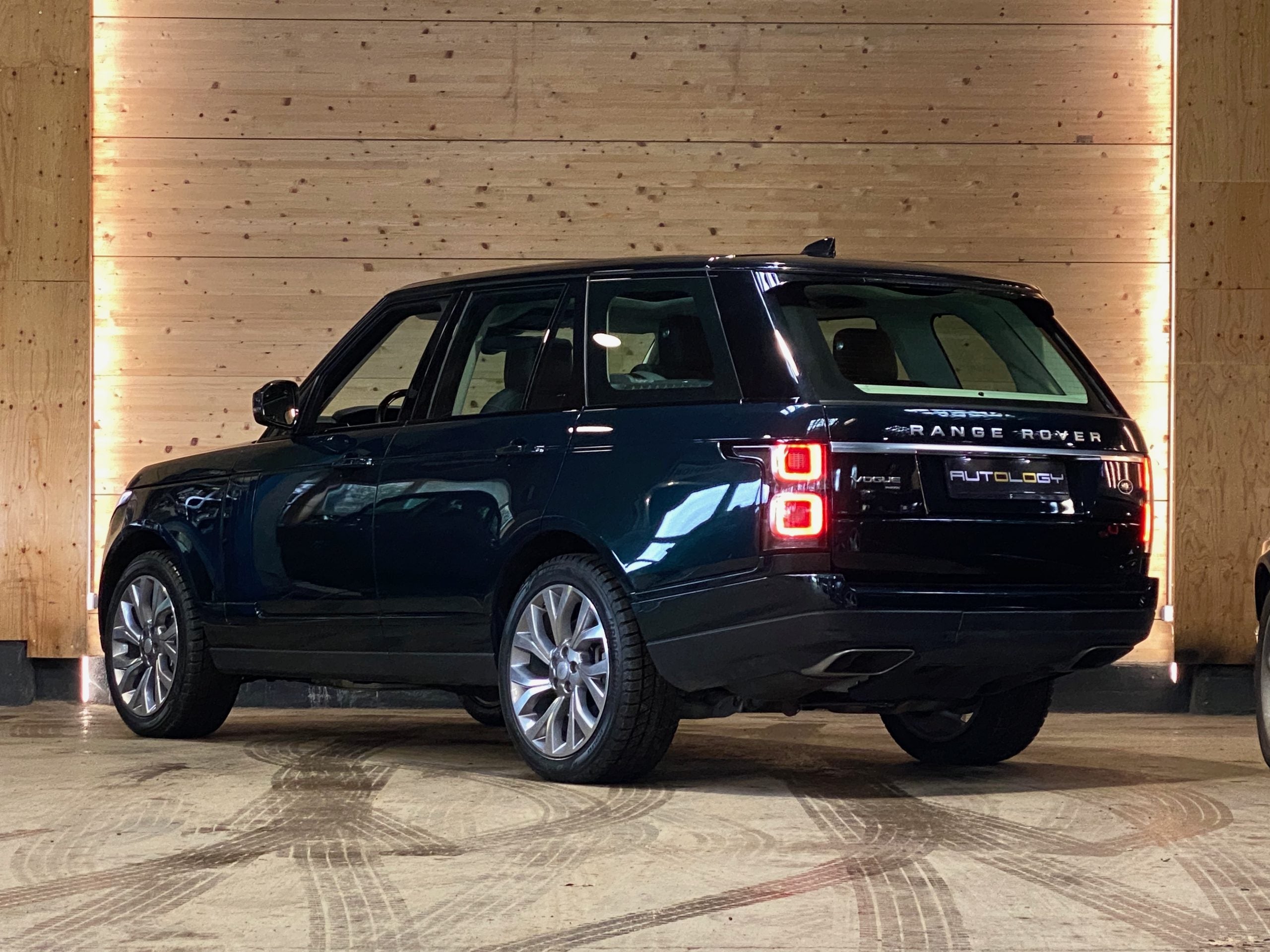 Land Rover Range Rover P400e Vogue