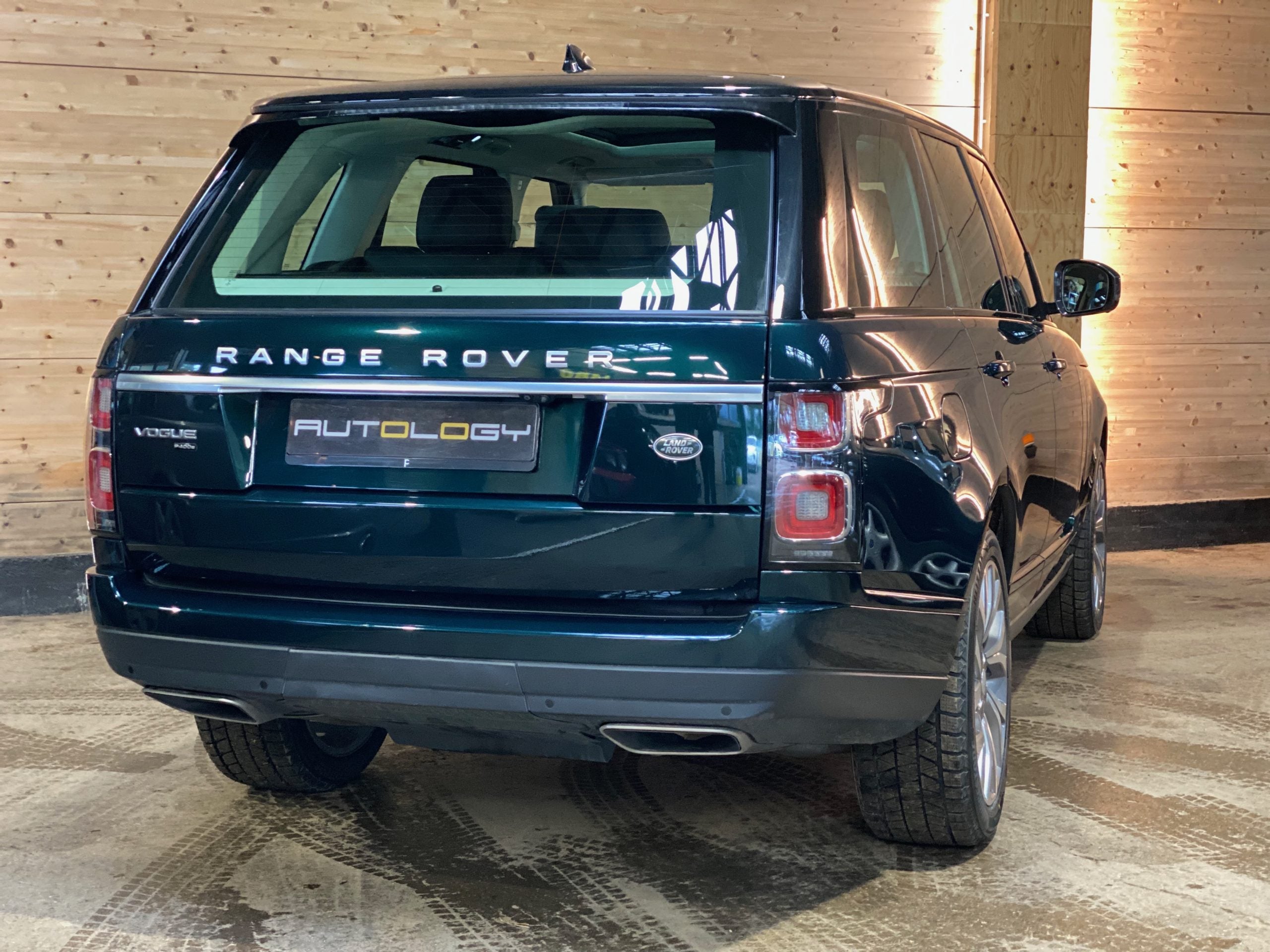 Land Rover Range Rover P400e Vogue
