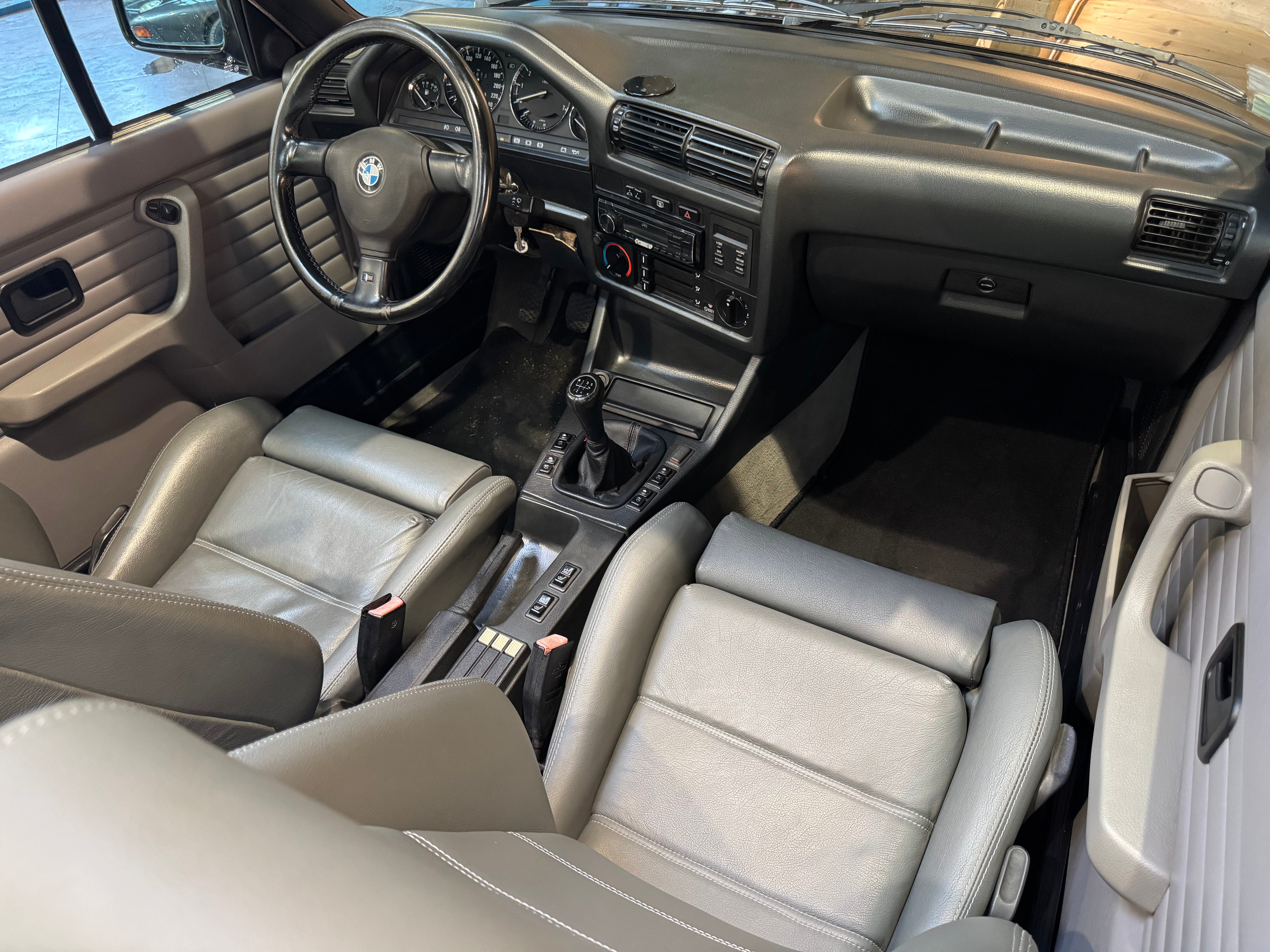 BMW 325i Cabriolet