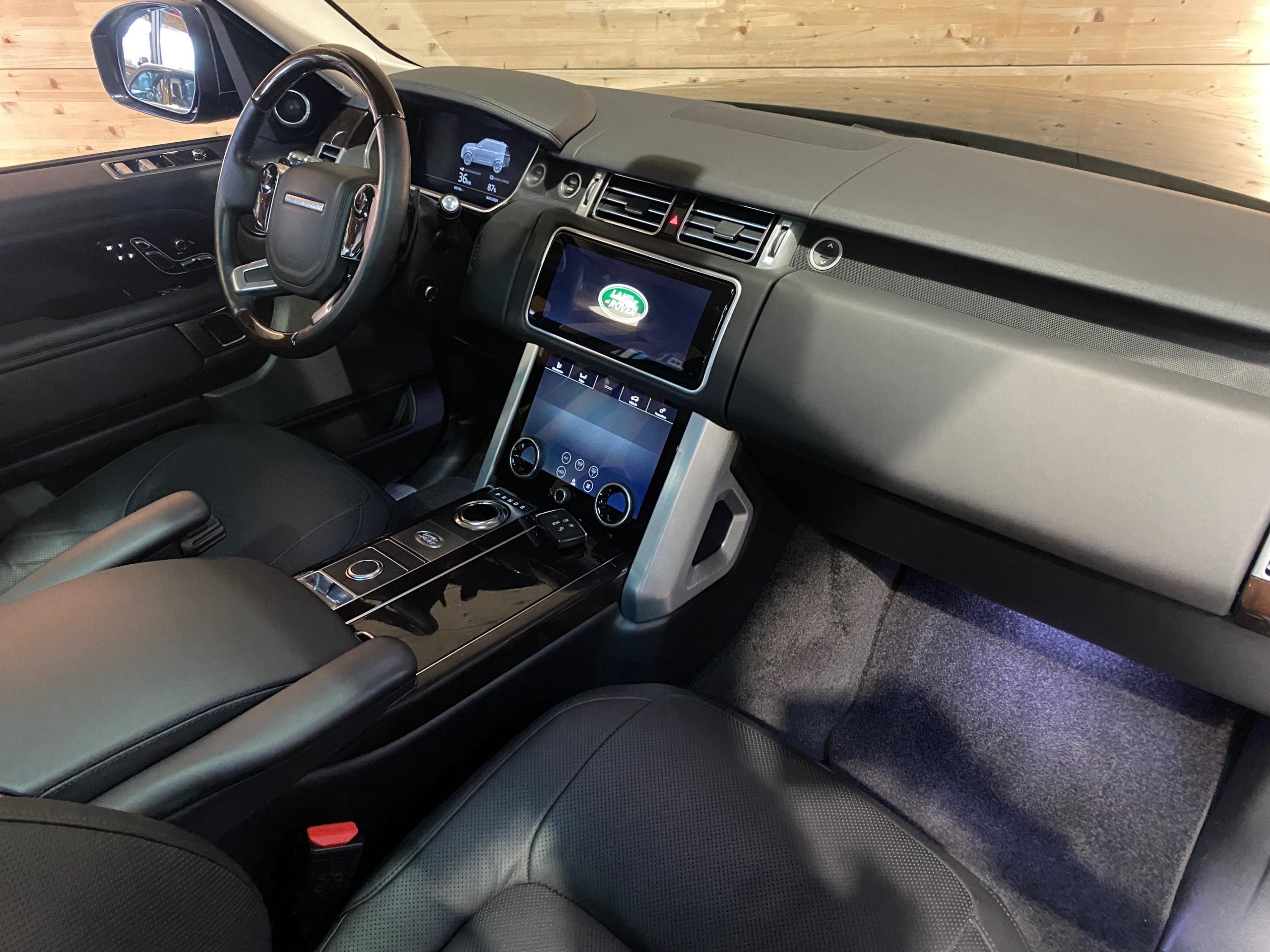 Land Rover Range Rover P400e Vogue