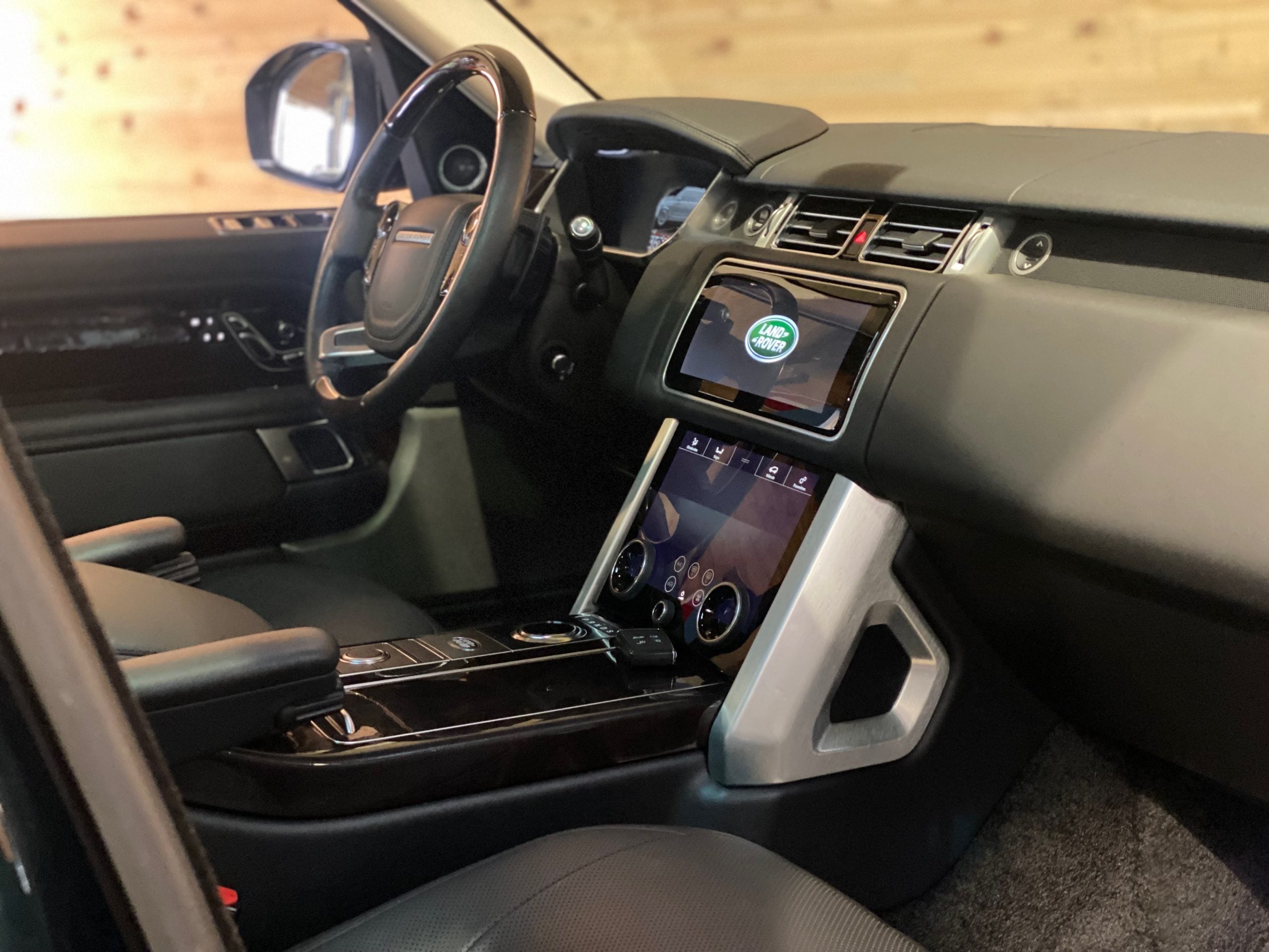 Land Rover Range Rover P400e Vogue