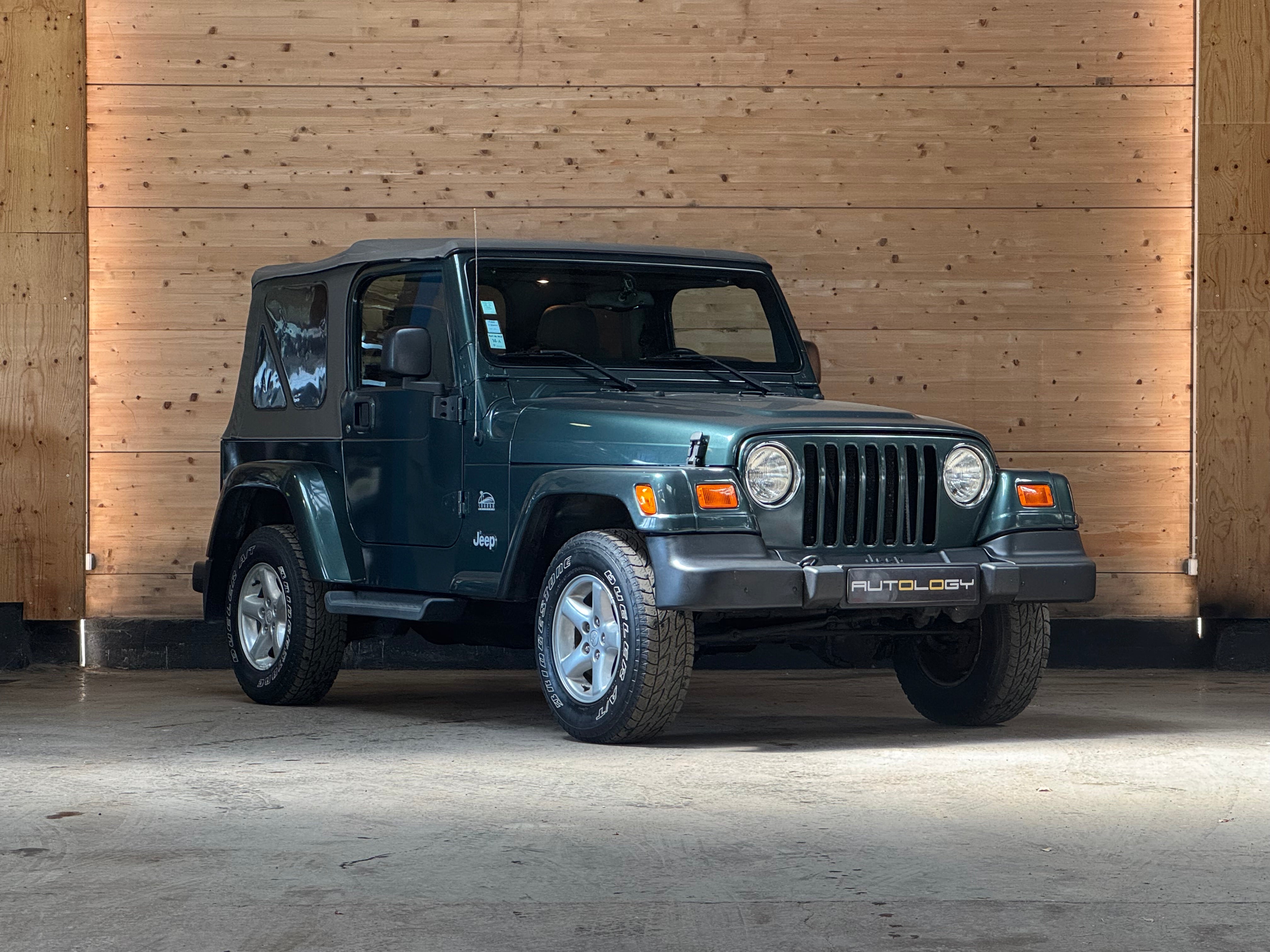 Jeep Wrangler TJ 4.0 Sahara BVA