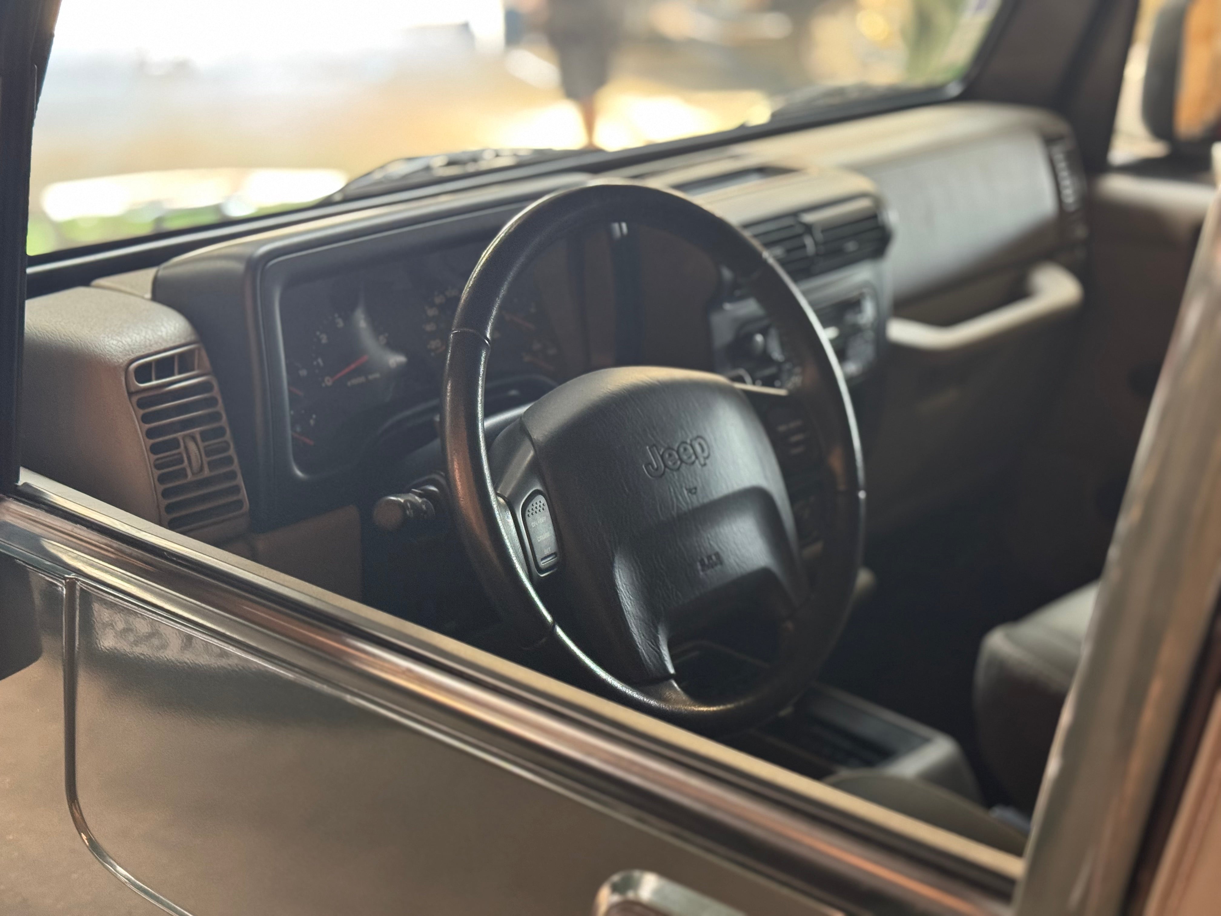 Jeep Wrangler TJ 4.0 Sahara BVA