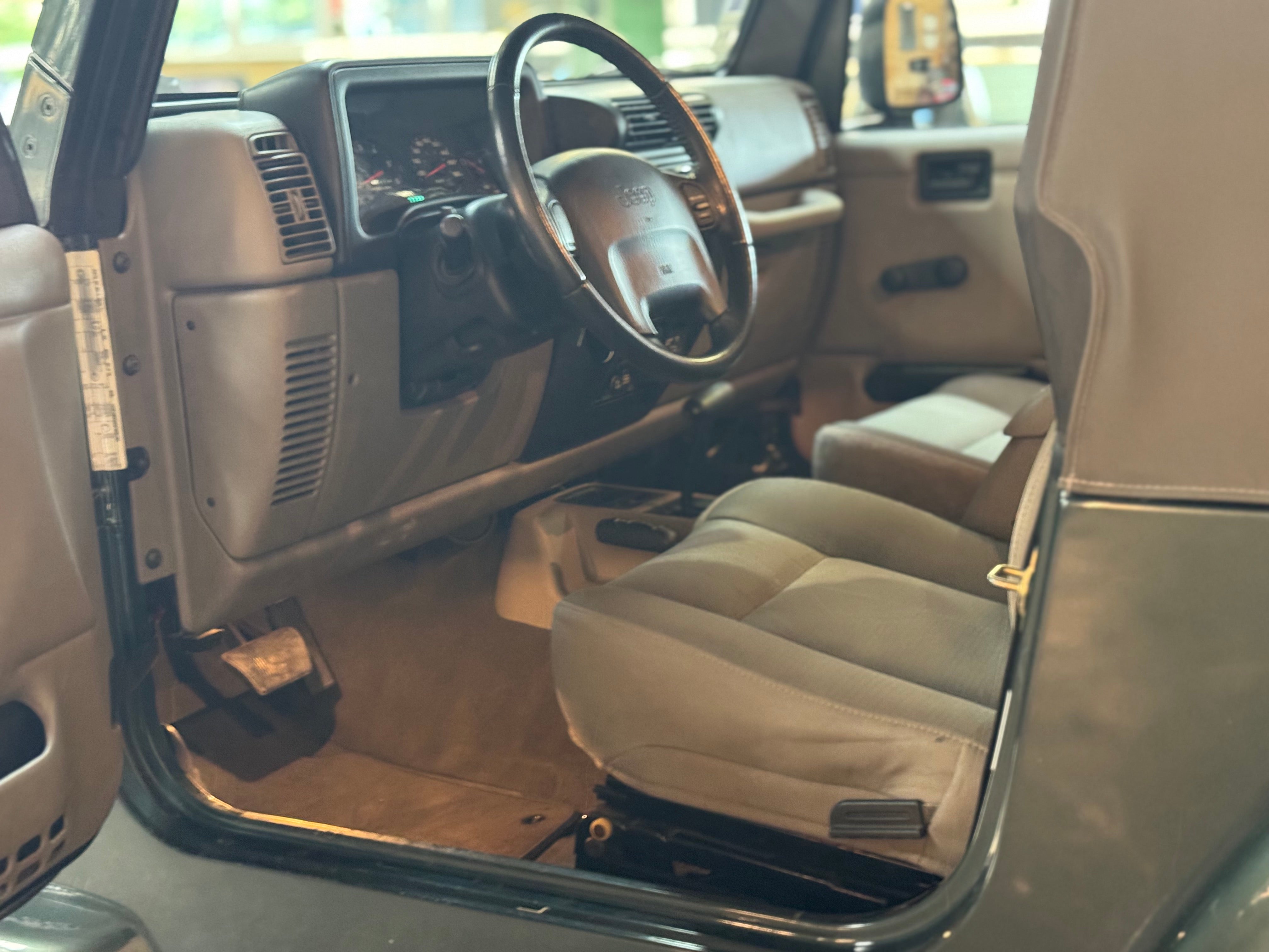 Jeep Wrangler TJ 4.0 Sahara BVA
