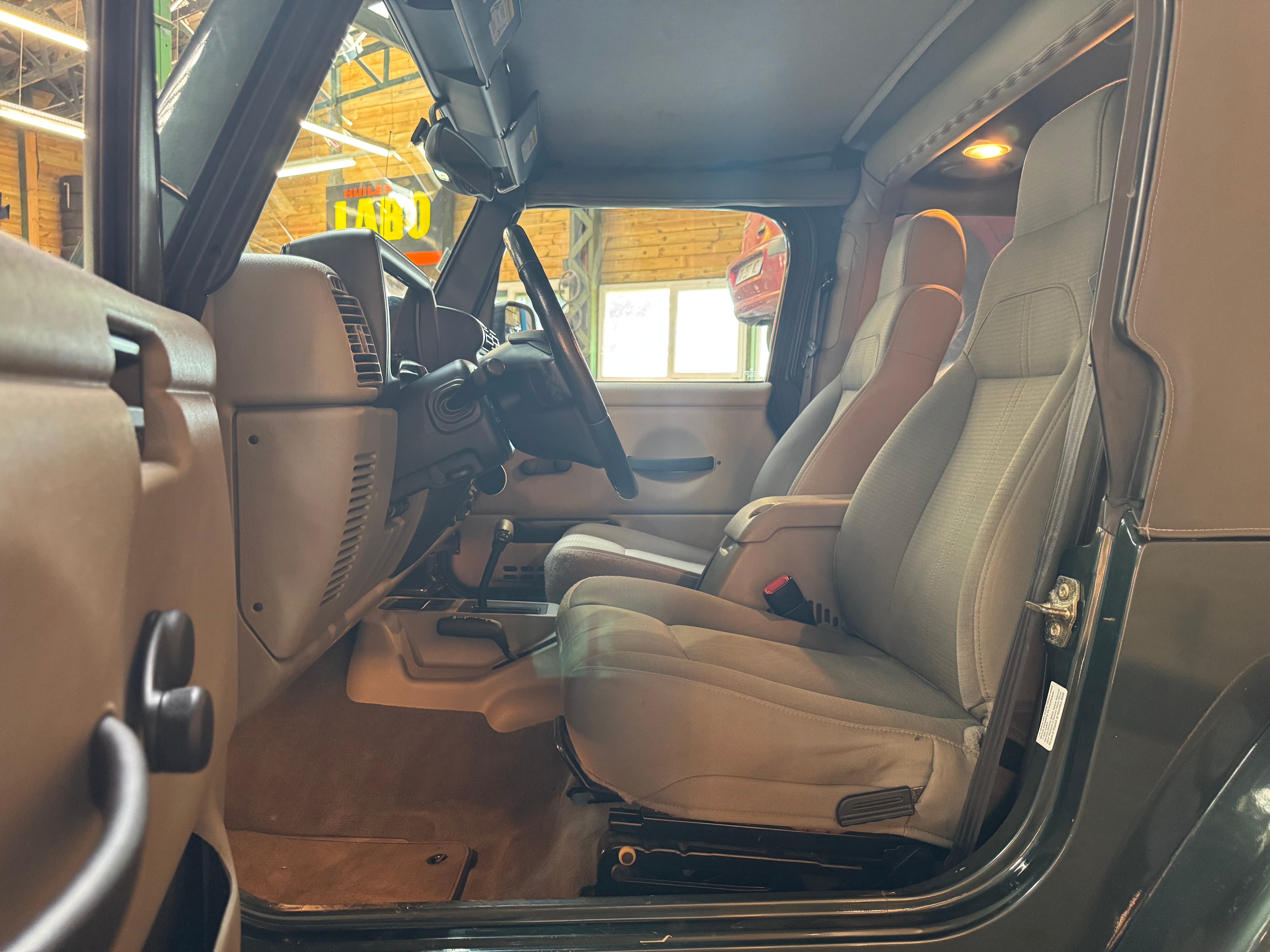 Jeep Wrangler TJ 4.0 Sahara BVA