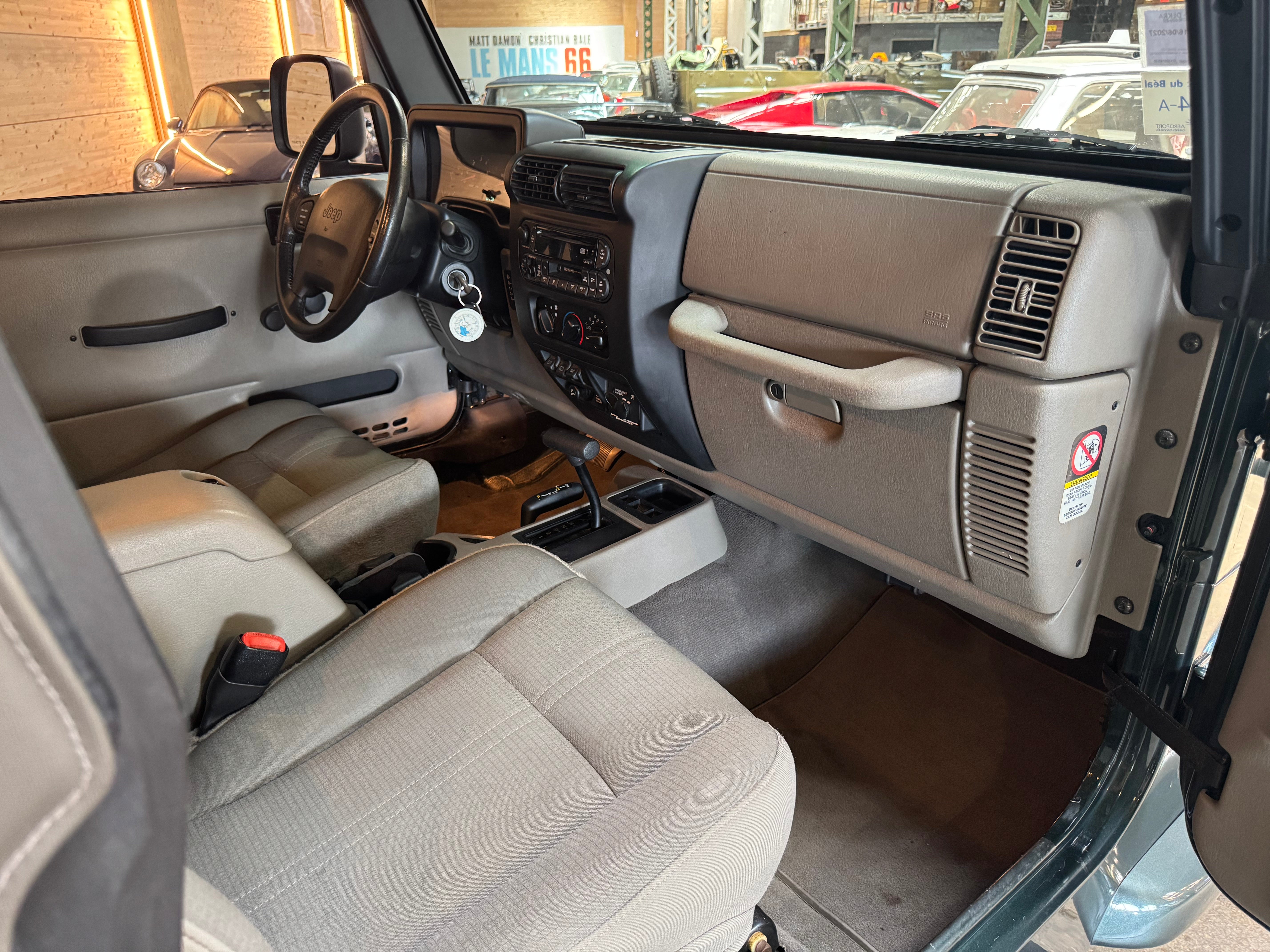 Jeep Wrangler TJ 4.0 Sahara BVA