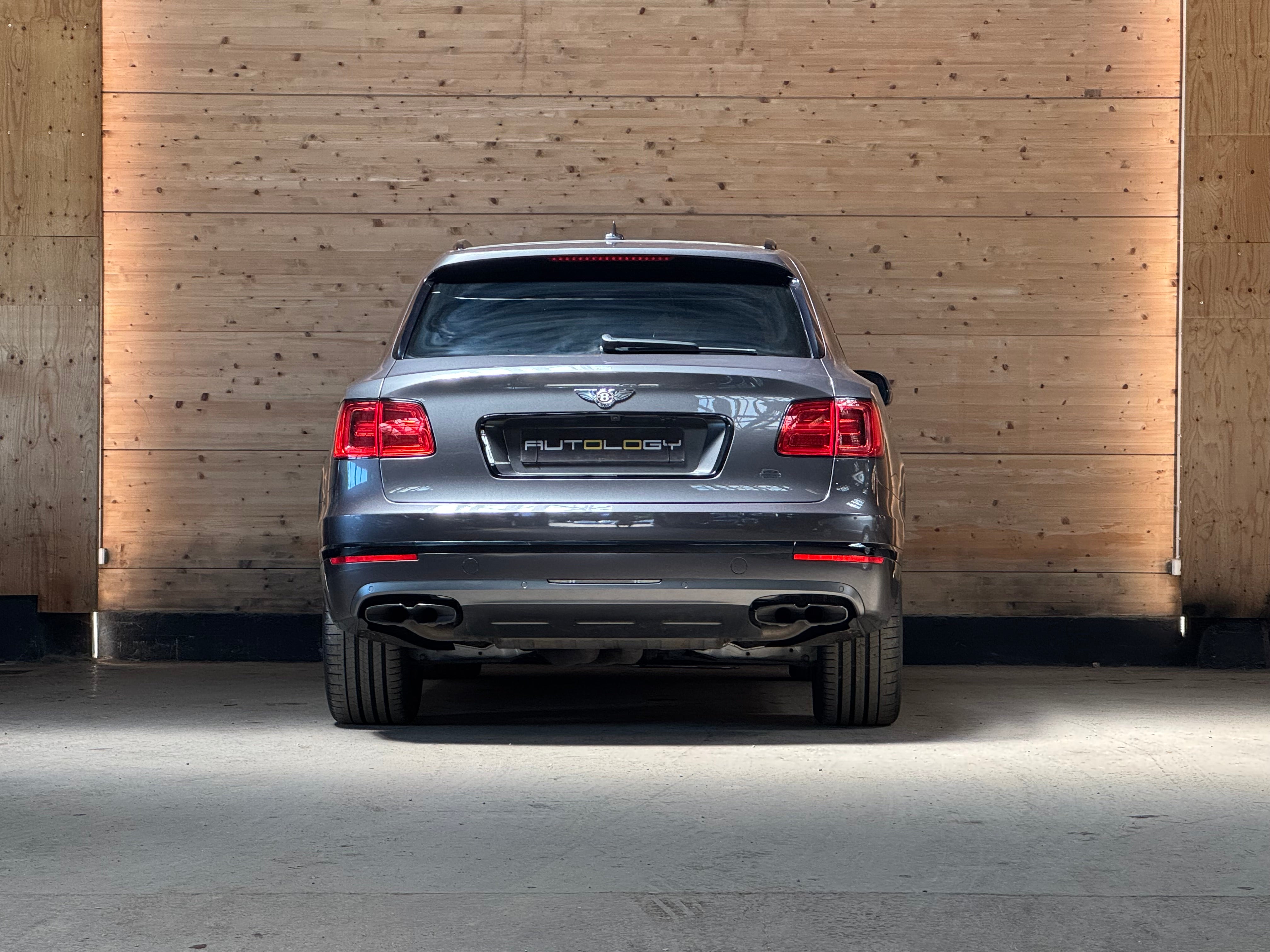 Bentley Bentayga V8 Design Series