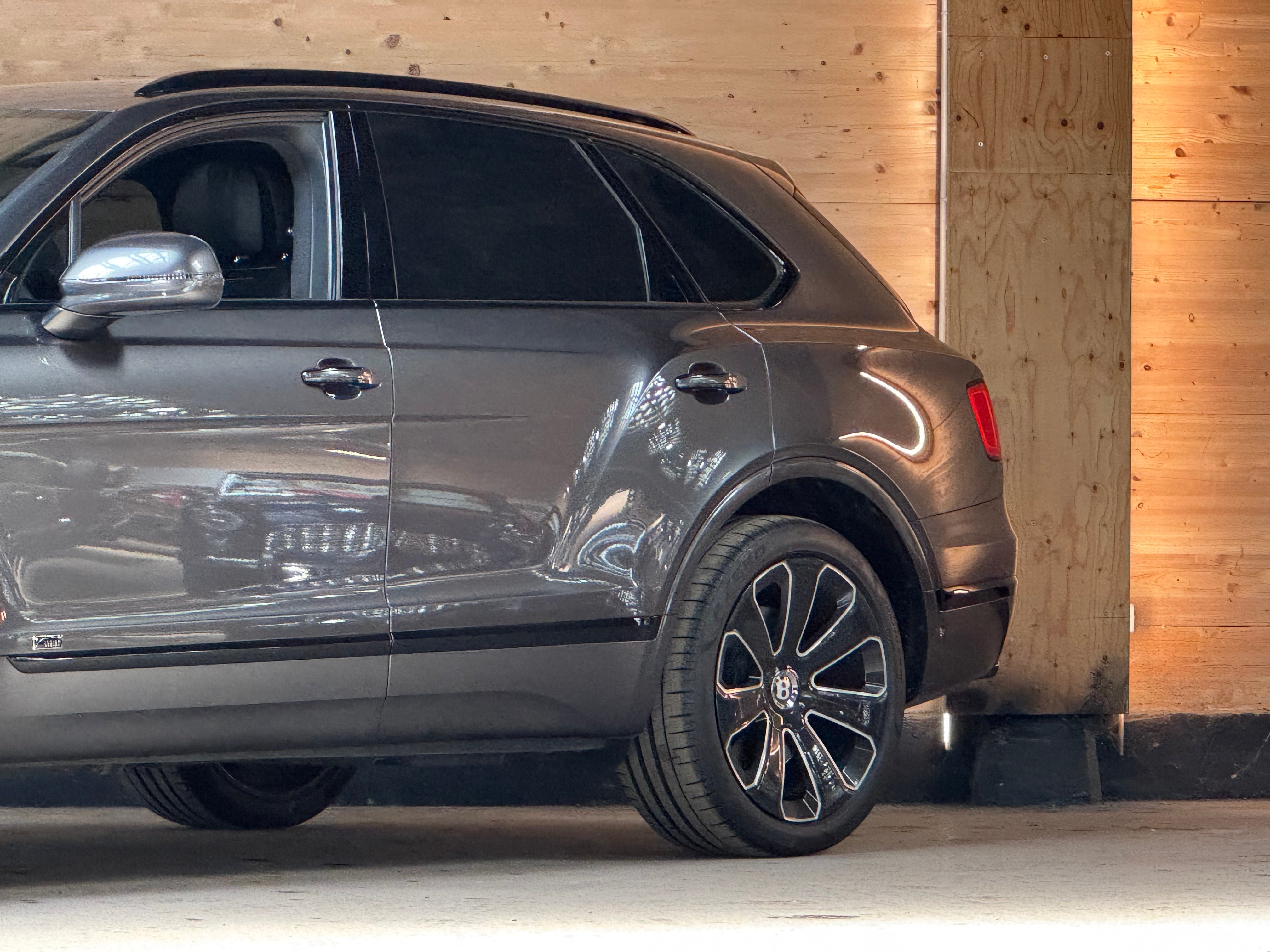 Bentley Bentayga V8 Design Series