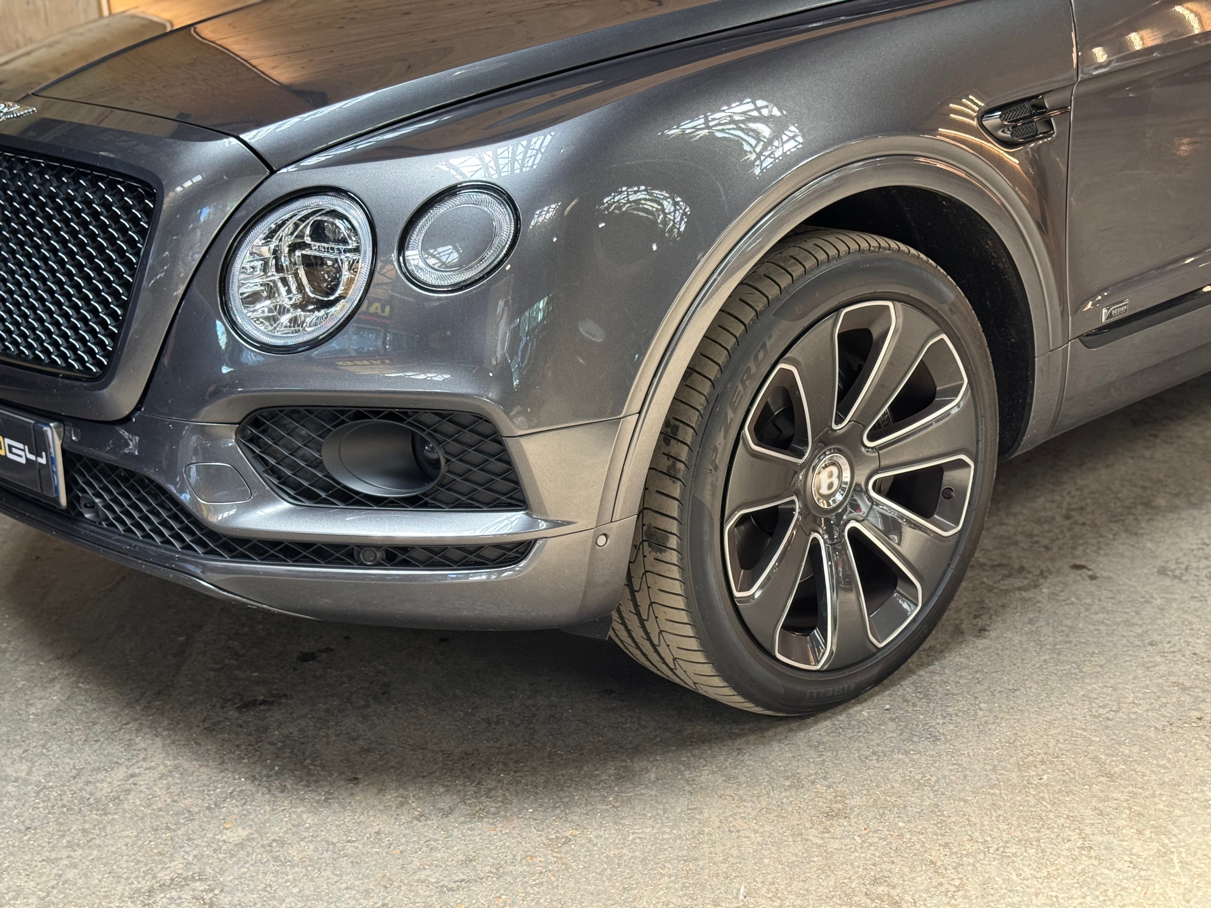 Bentley Bentayga V8 Design Series