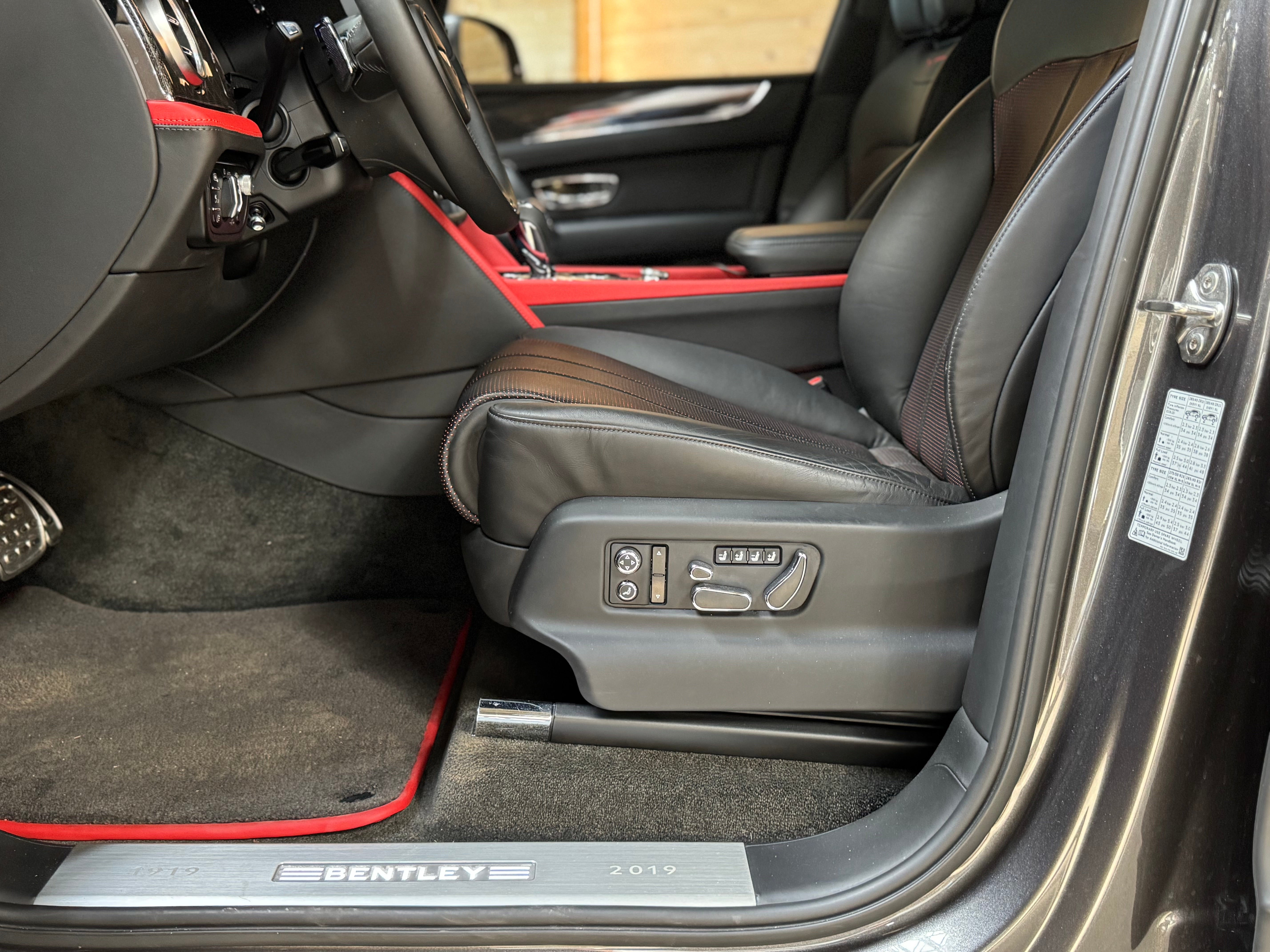 Bentley Bentayga V8 Design Series