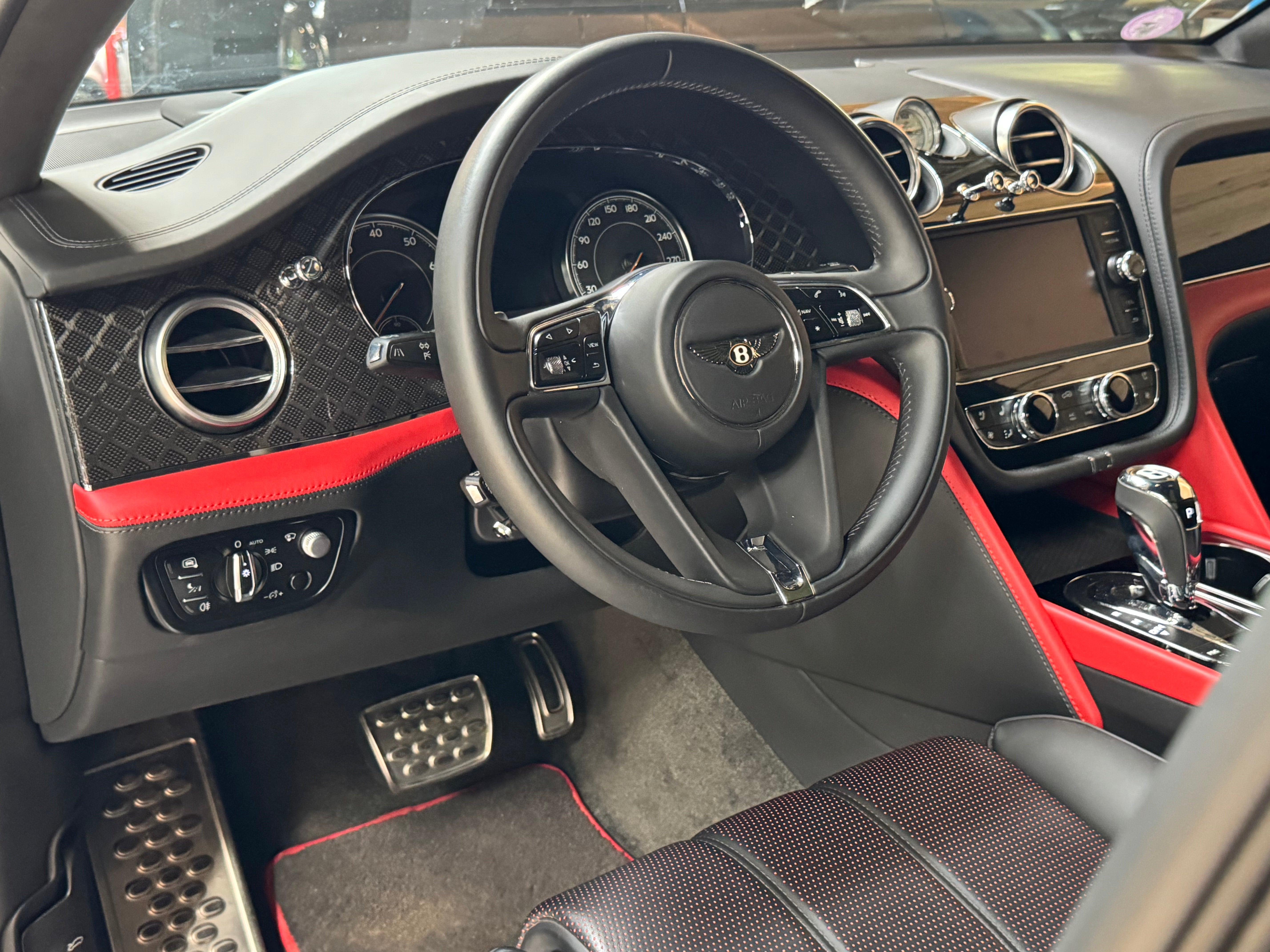 Bentley Bentayga V8 Design Series