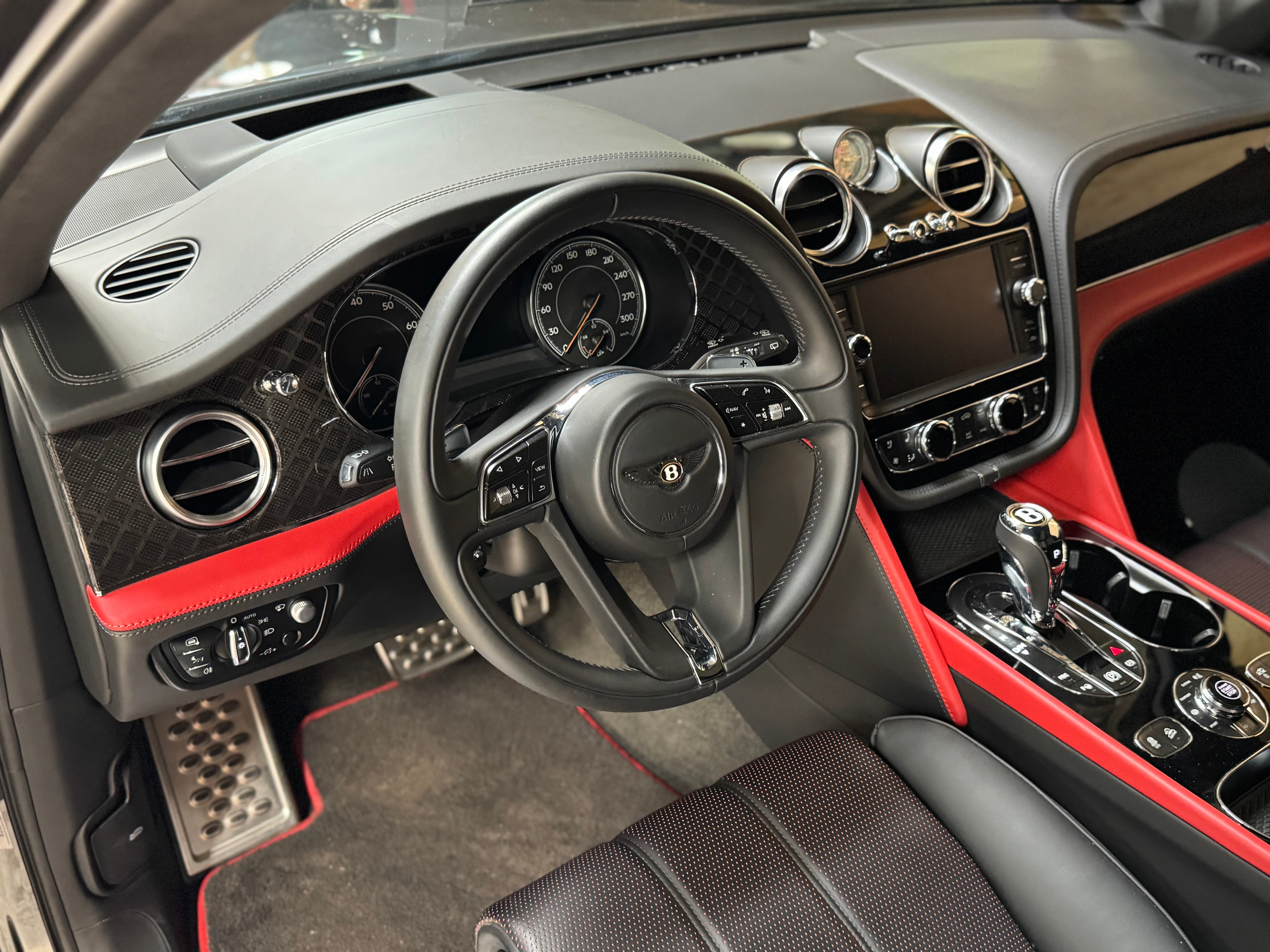 Bentley Bentayga V8 Design Series