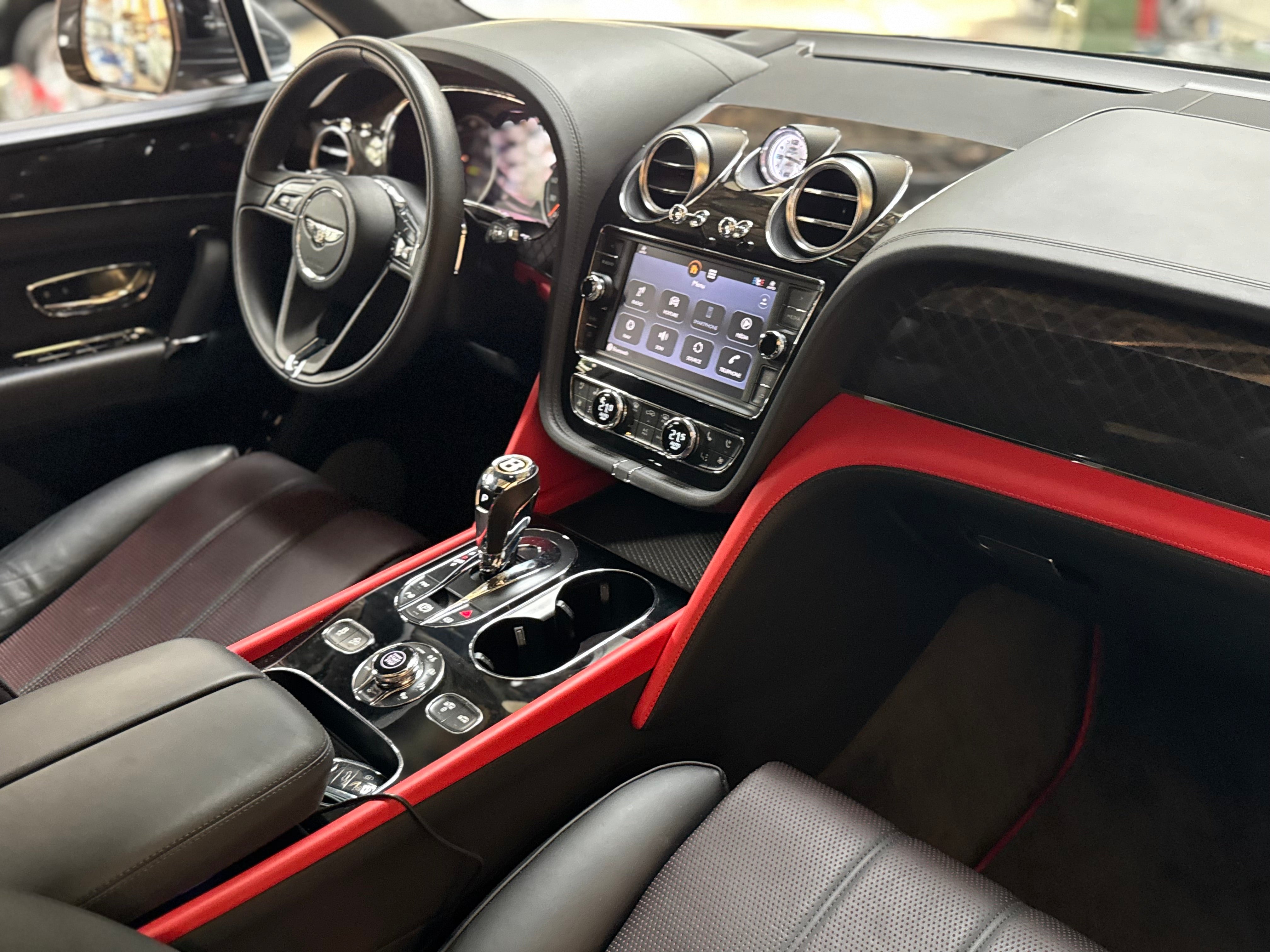 Bentley Bentayga V8 Design Series